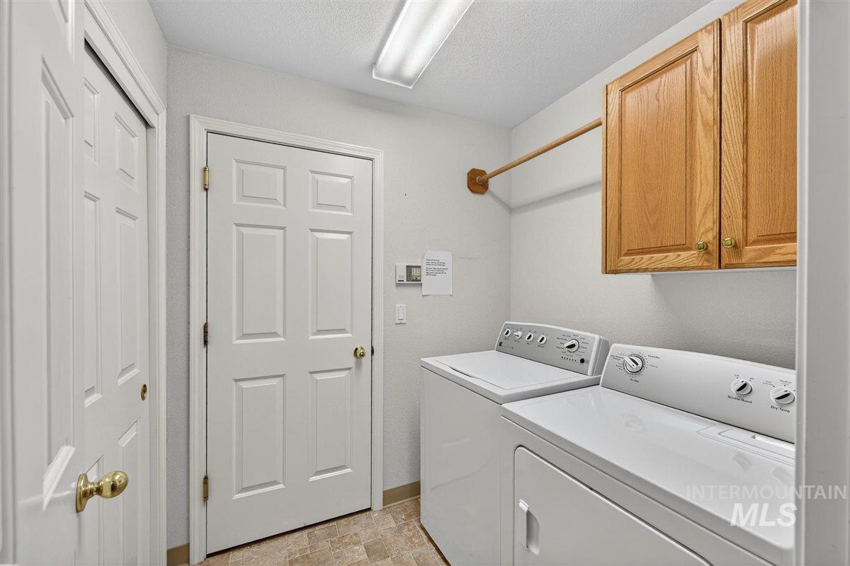 1623 Thorn Creek Ct, Nampa, Idaho 83686, 4 Bedrooms, 2 Bathrooms, Residential For Sale, Price $445,000, 98966298