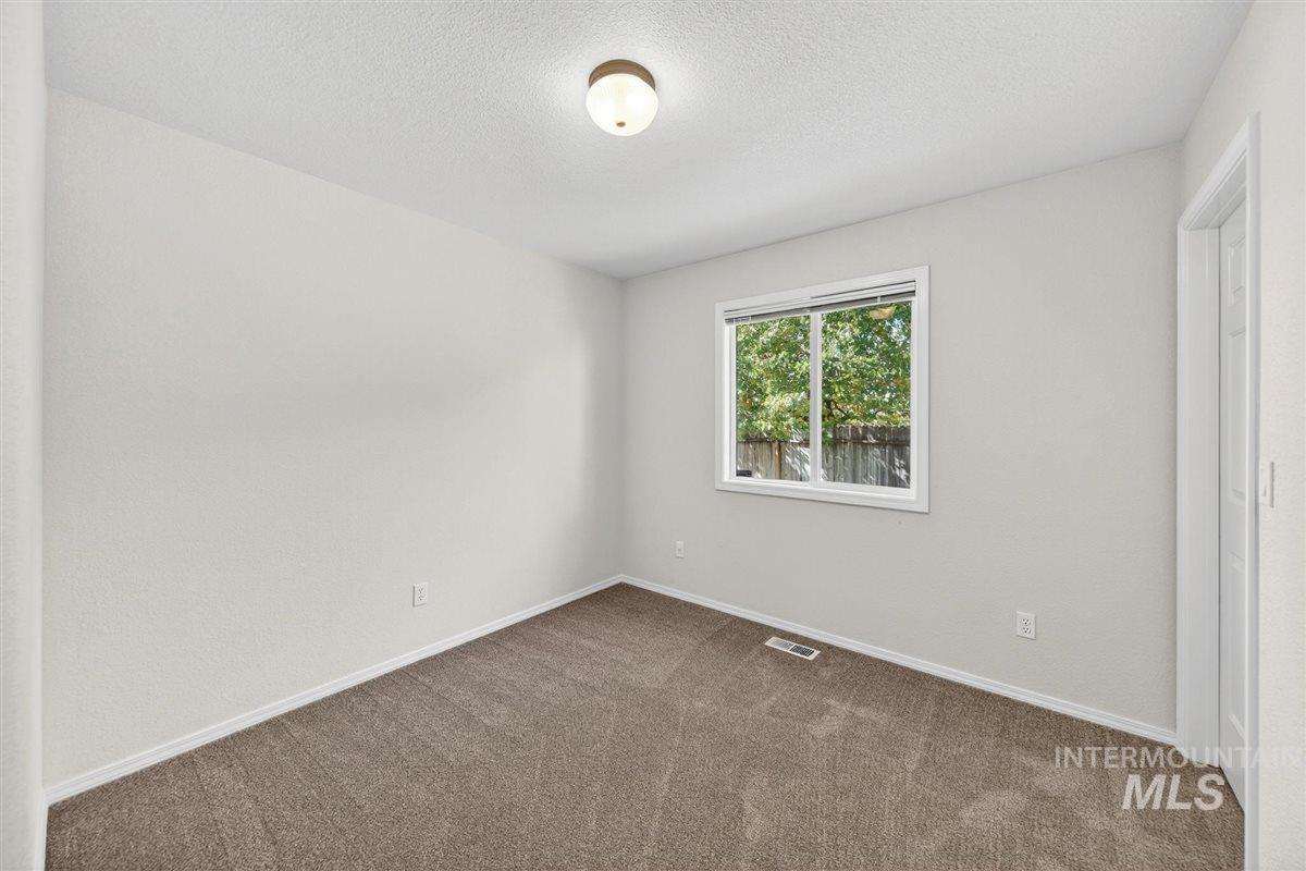 1623 Thorn Creek Ct, Nampa, Idaho 83686, 4 Bedrooms, 2 Bathrooms, Residential For Sale, Price $445,000, 98966298