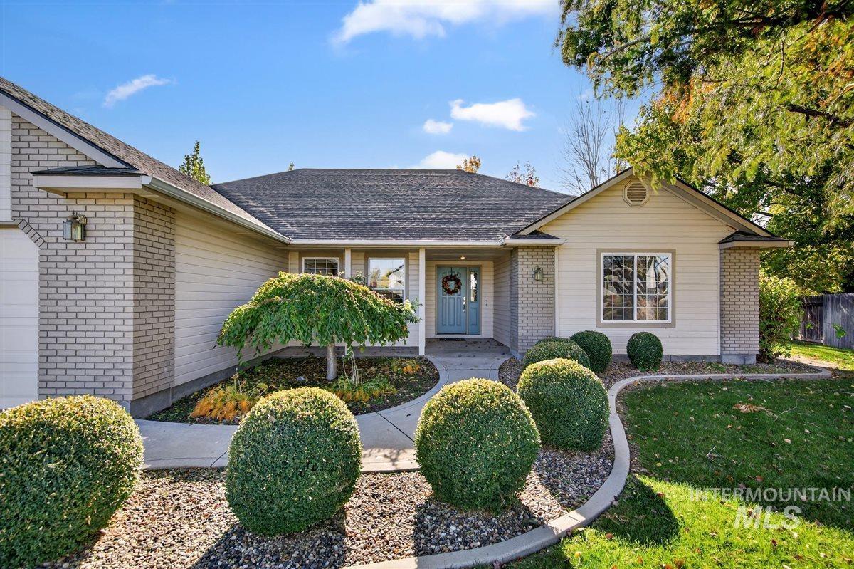 1623 Thorn Creek Ct, Nampa, Idaho 83686, 4 Bedrooms, 2 Bathrooms, Residential For Sale, Price $445,000, 98966298