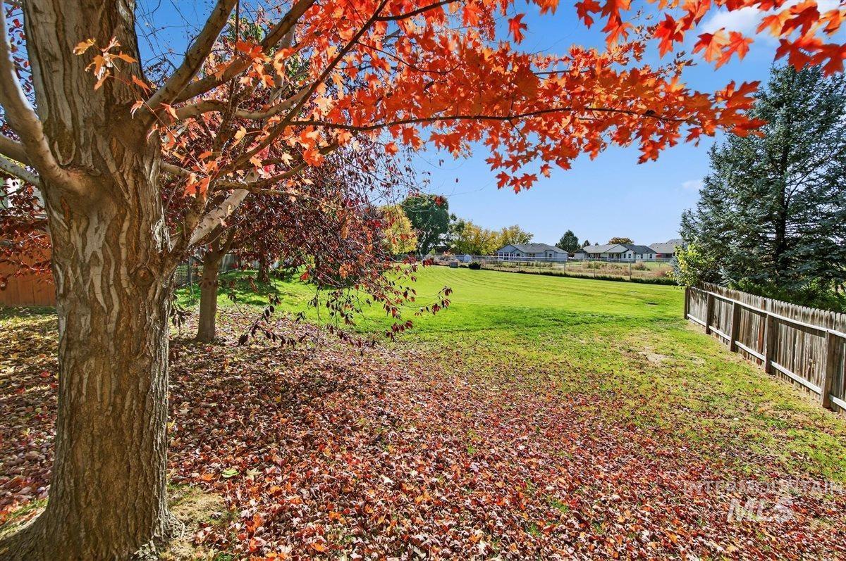 1623 Thorn Creek Ct, Nampa, Idaho 83686, 4 Bedrooms, 2 Bathrooms, Residential For Sale, Price $445,000, 98966298