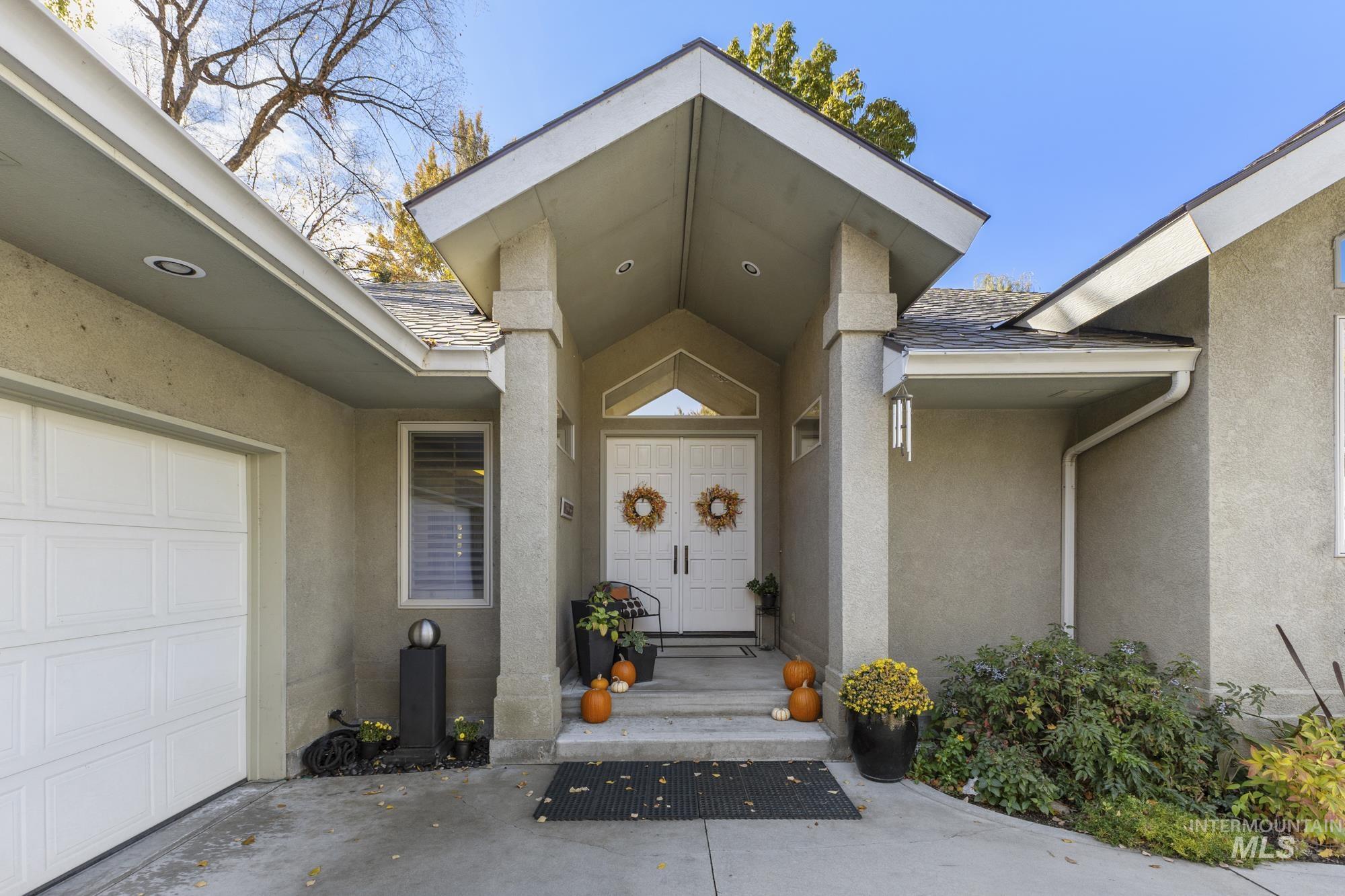 2111 S Pebblecreek Lane, Boise, Idaho 83706, 3 Bedrooms, 2.5 Bathrooms, Residential For Sale, Price $1,250,000, 98966302