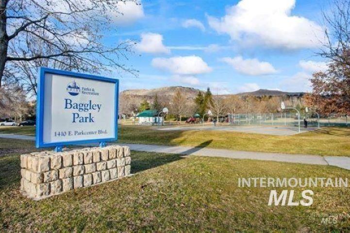 2111 S Pebblecreek Lane, Boise, Idaho 83706, 3 Bedrooms, 2.5 Bathrooms, Residential For Sale, Price $1,250,000, 98966302