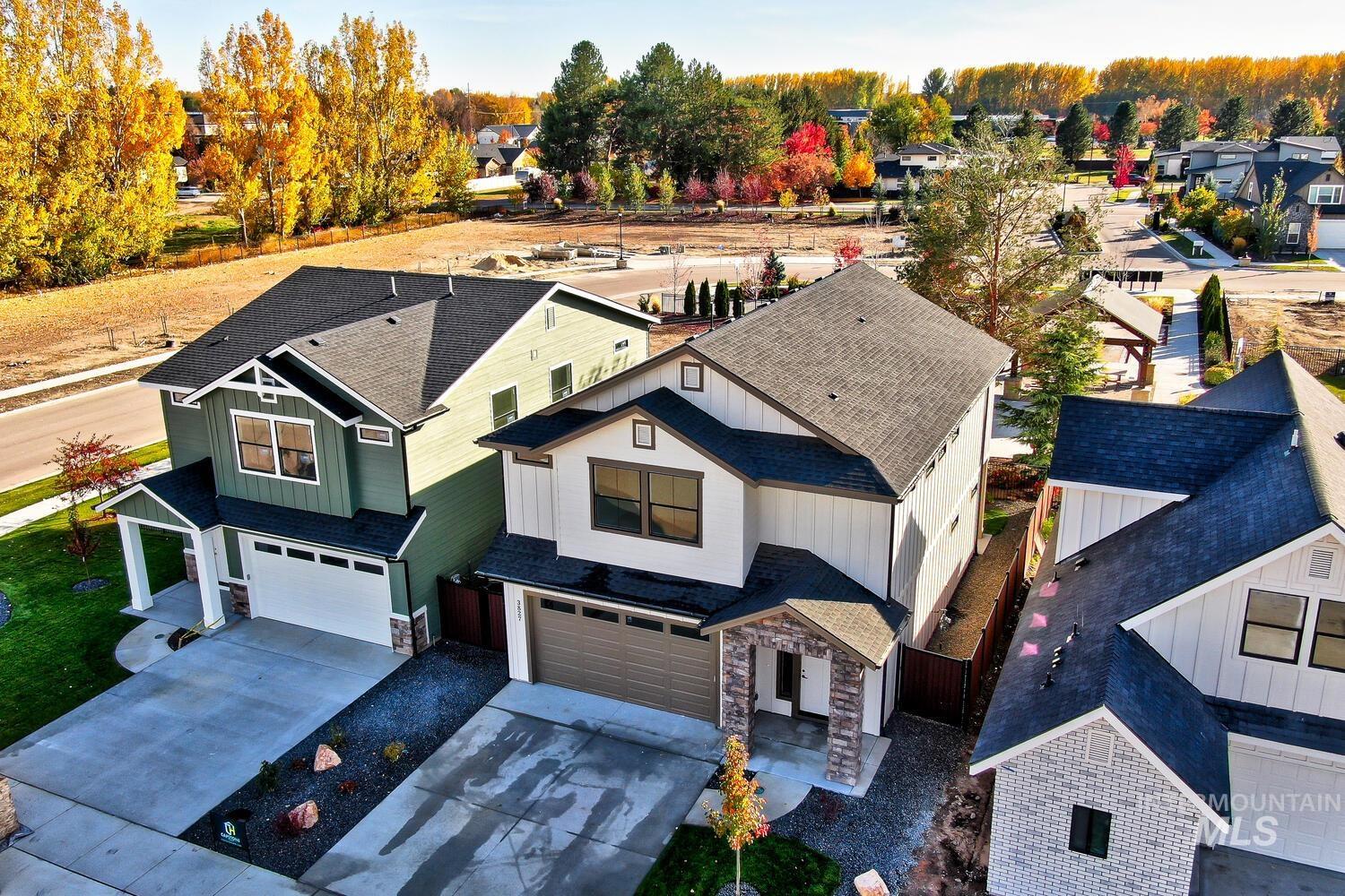 3827 W Stone House Ln, Eagle, Idaho 83616, 4 Bedrooms, 2.5 Bathrooms, Residential For Sale, Price $559,900, 98966309