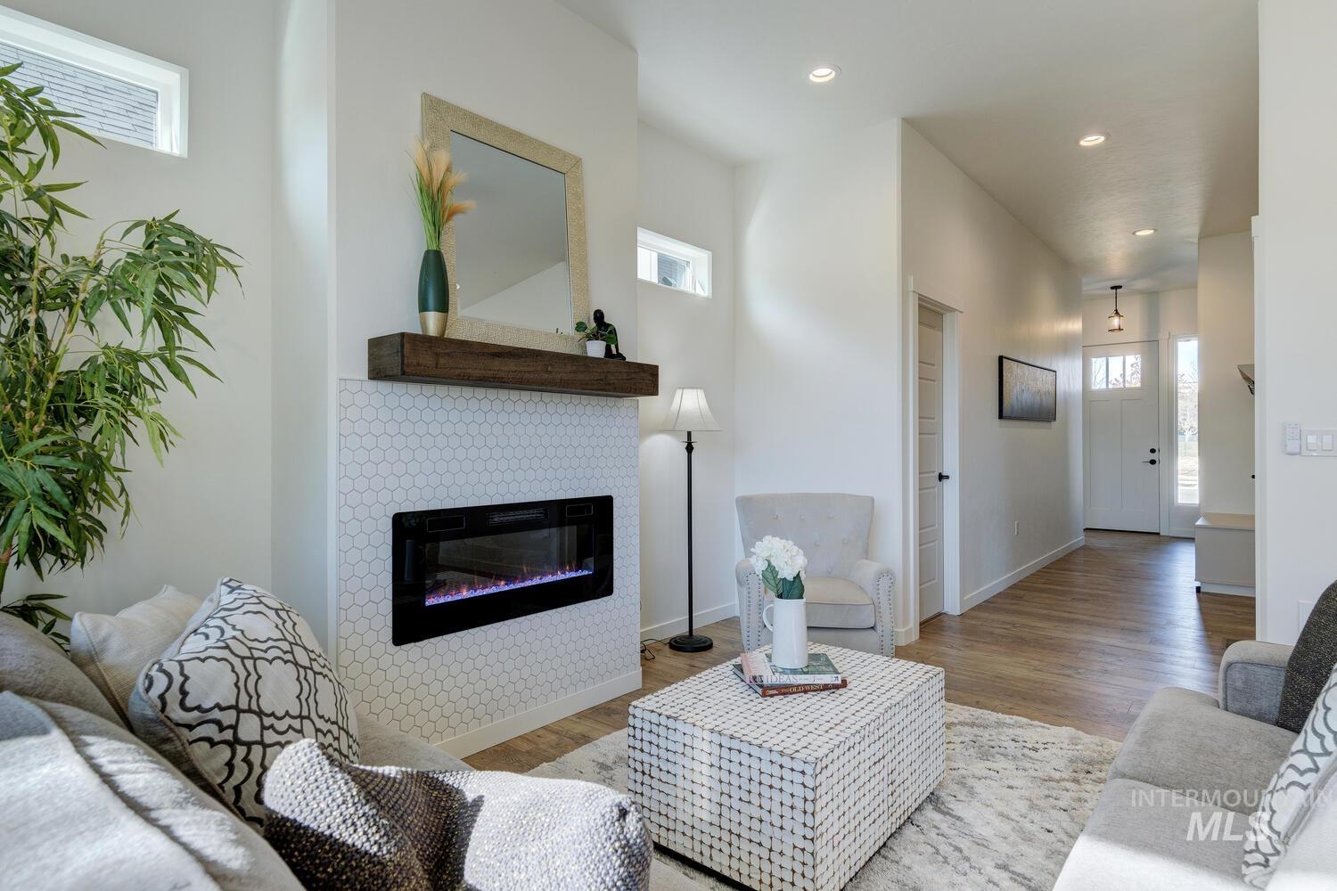 3827 W Stone House Ln, Eagle, Idaho 83616, 3 Bedrooms, 2.5 Bathrooms, Residential For Sale, Price $559,900, 98966309