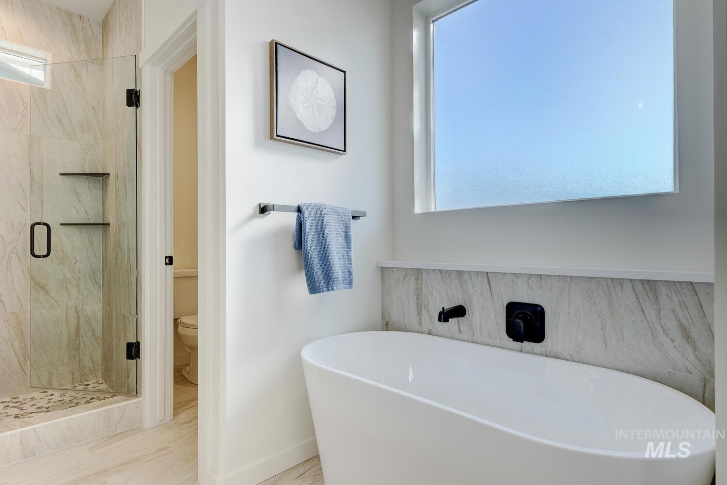 3827 W Stone House Ln, Eagle, Idaho 83616, 3 Bedrooms, 2.5 Bathrooms, Residential For Sale, Price $559,900, 98966309