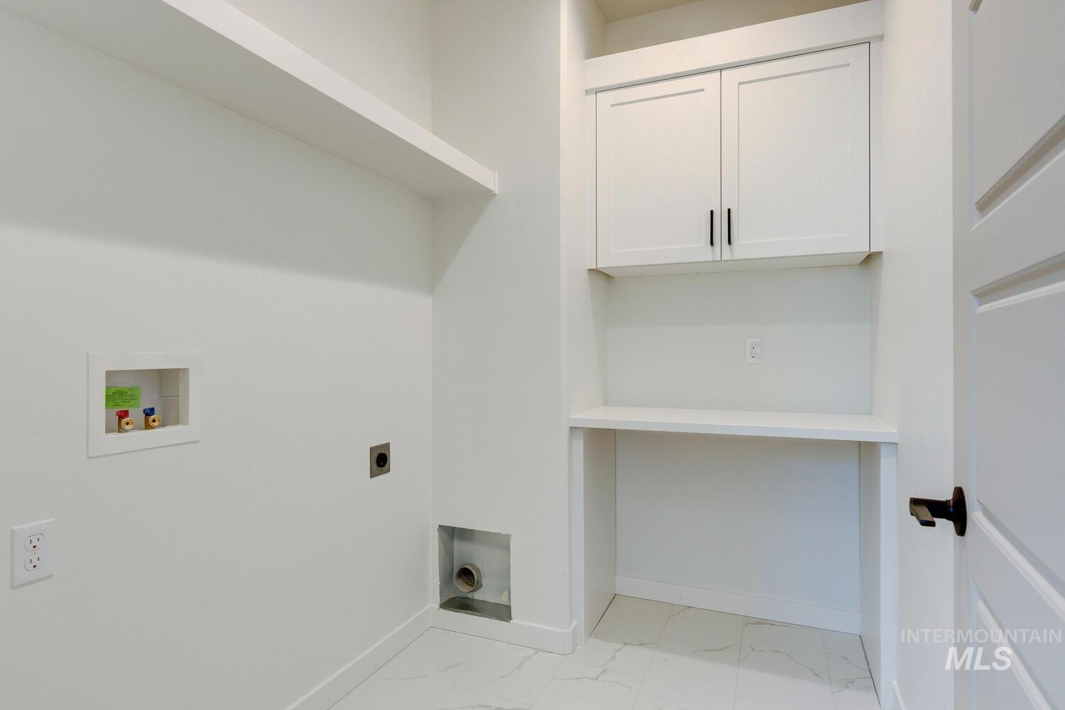 3827 W Stone House Ln, Eagle, Idaho 83616, 3 Bedrooms, 2.5 Bathrooms, Residential For Sale, Price $559,900, 98966309