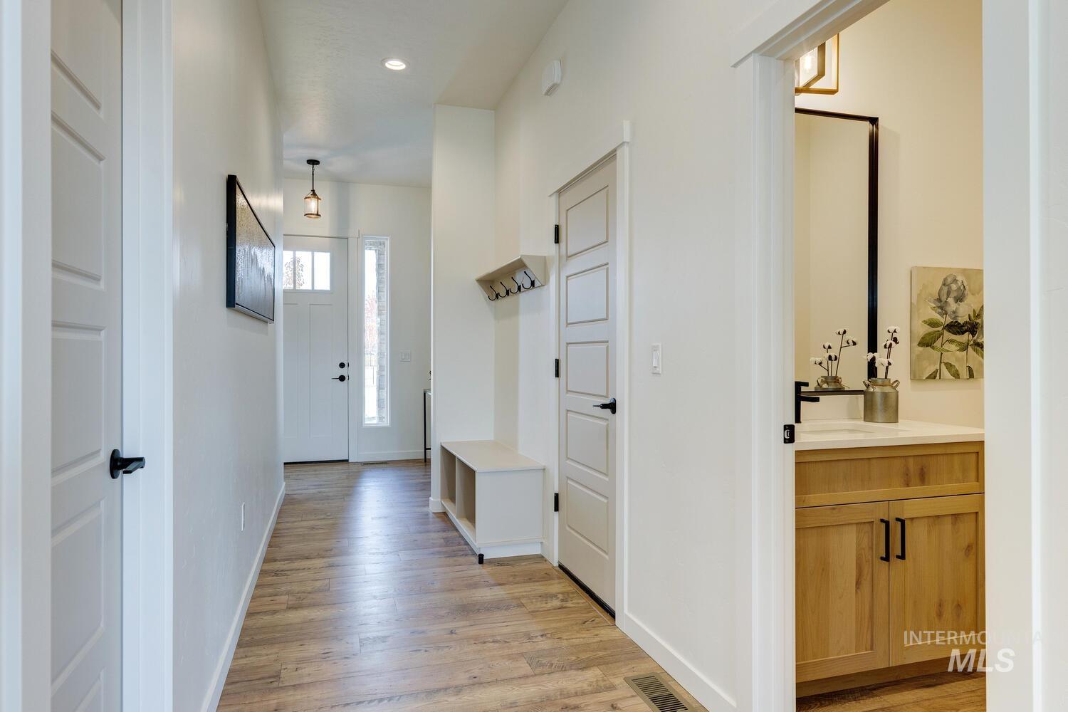 3827 W Stone House Ln, Eagle, Idaho 83616, 3 Bedrooms, 2.5 Bathrooms, Residential For Sale, Price $559,900, 98966309