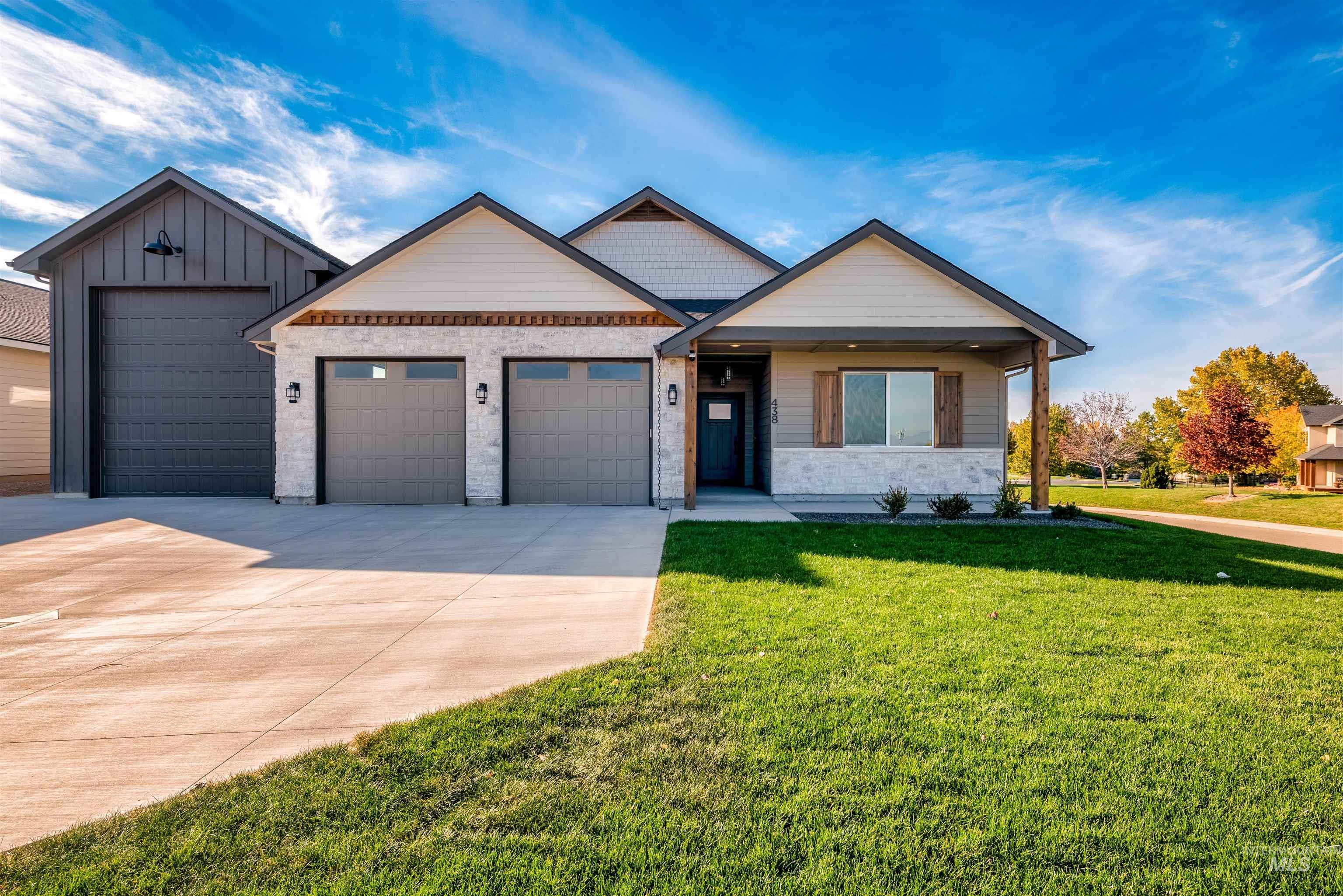 438 E Elaine Ct, Nampa, Idaho 83686, 3 Bedrooms, 2.5 Bathrooms, Residential For Sale, Price $749,900, 98966316