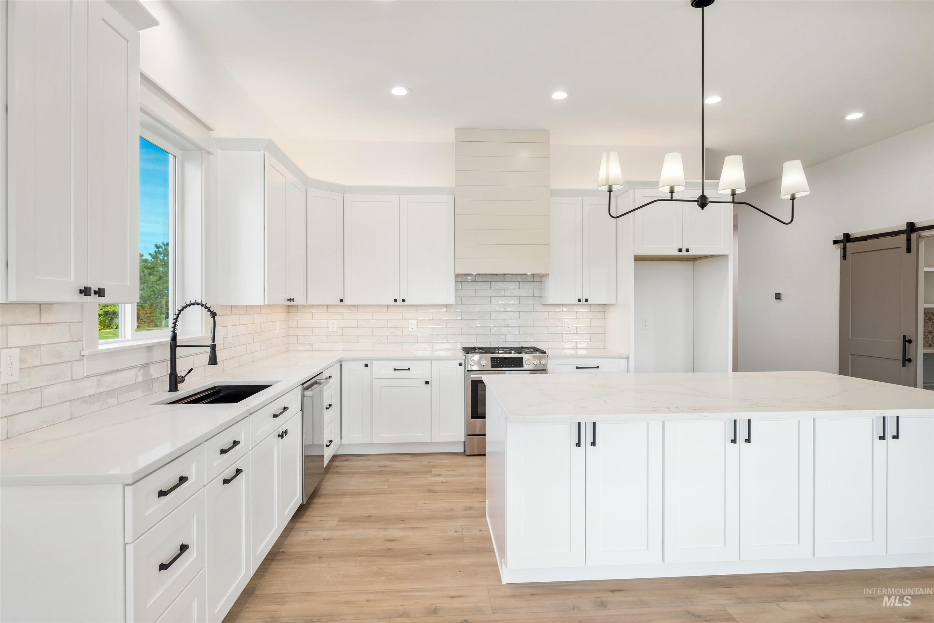 438 E Elaine Ct, Nampa, Idaho 83686, 3 Bedrooms, 2.5 Bathrooms, Residential For Sale, Price $749,900, 98966316