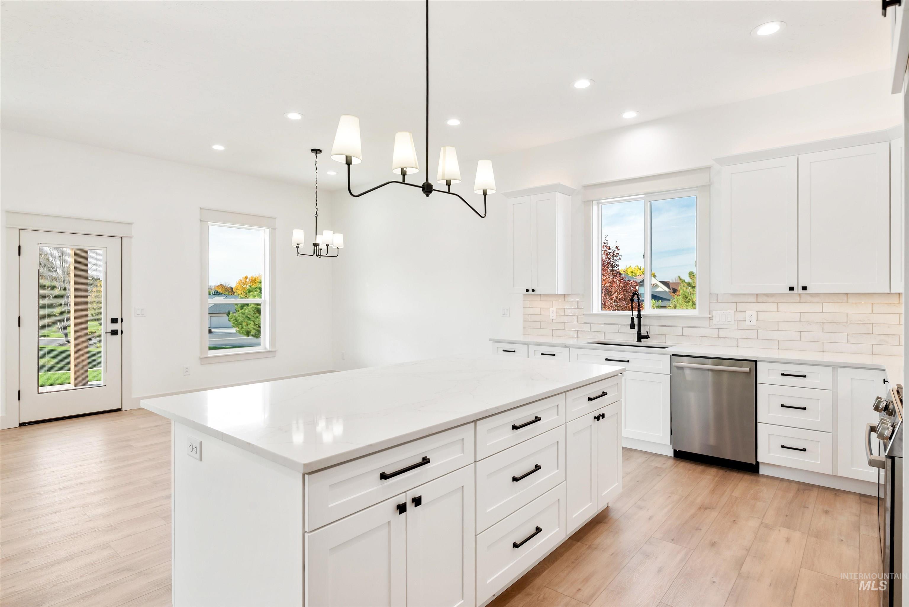 438 E Elaine Ct, Nampa, Idaho 83686, 3 Bedrooms, 2.5 Bathrooms, Residential For Sale, Price $749,900, 98966316