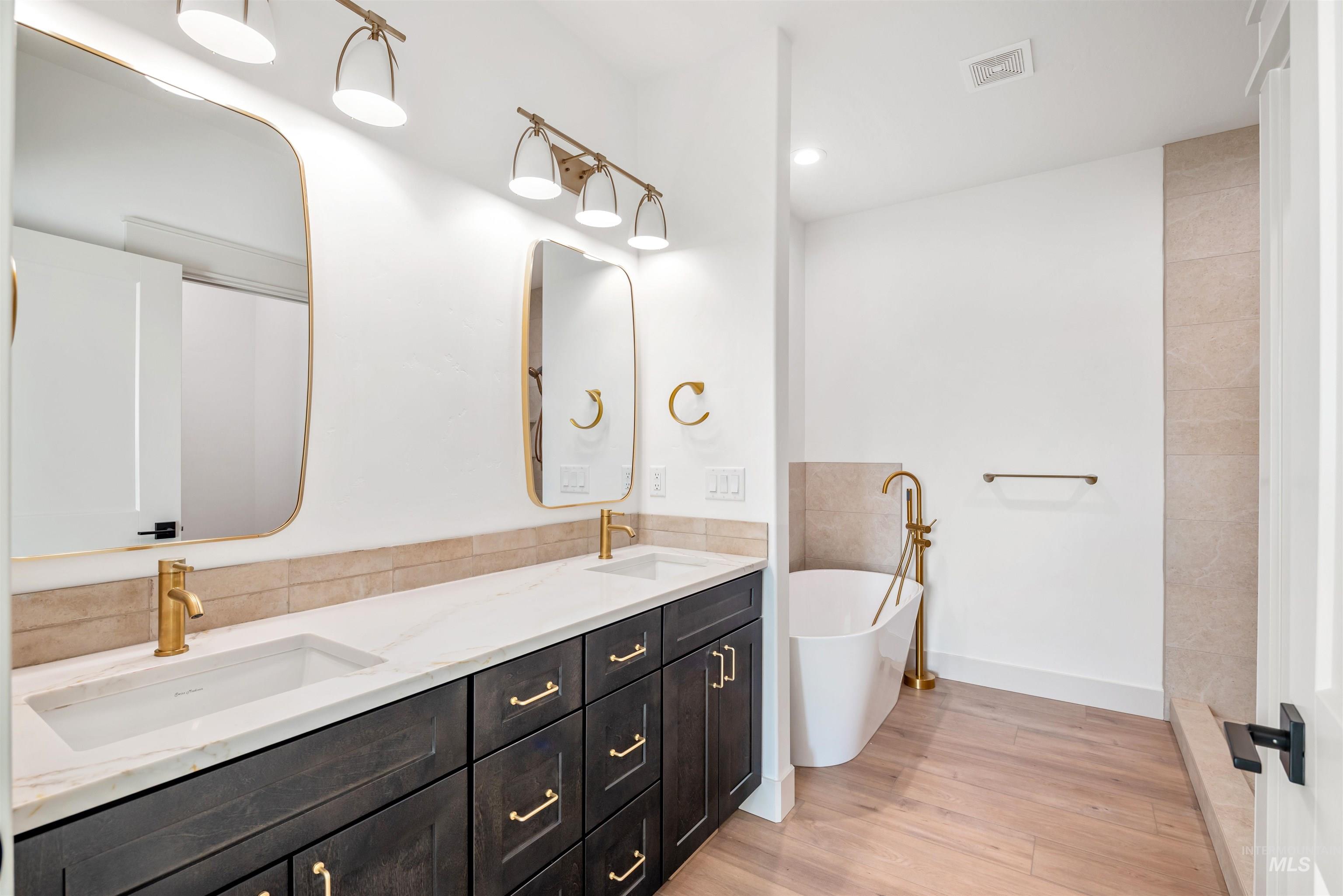 438 E Elaine Ct, Nampa, Idaho 83686, 3 Bedrooms, 2.5 Bathrooms, Residential For Sale, Price $749,900, 98966316