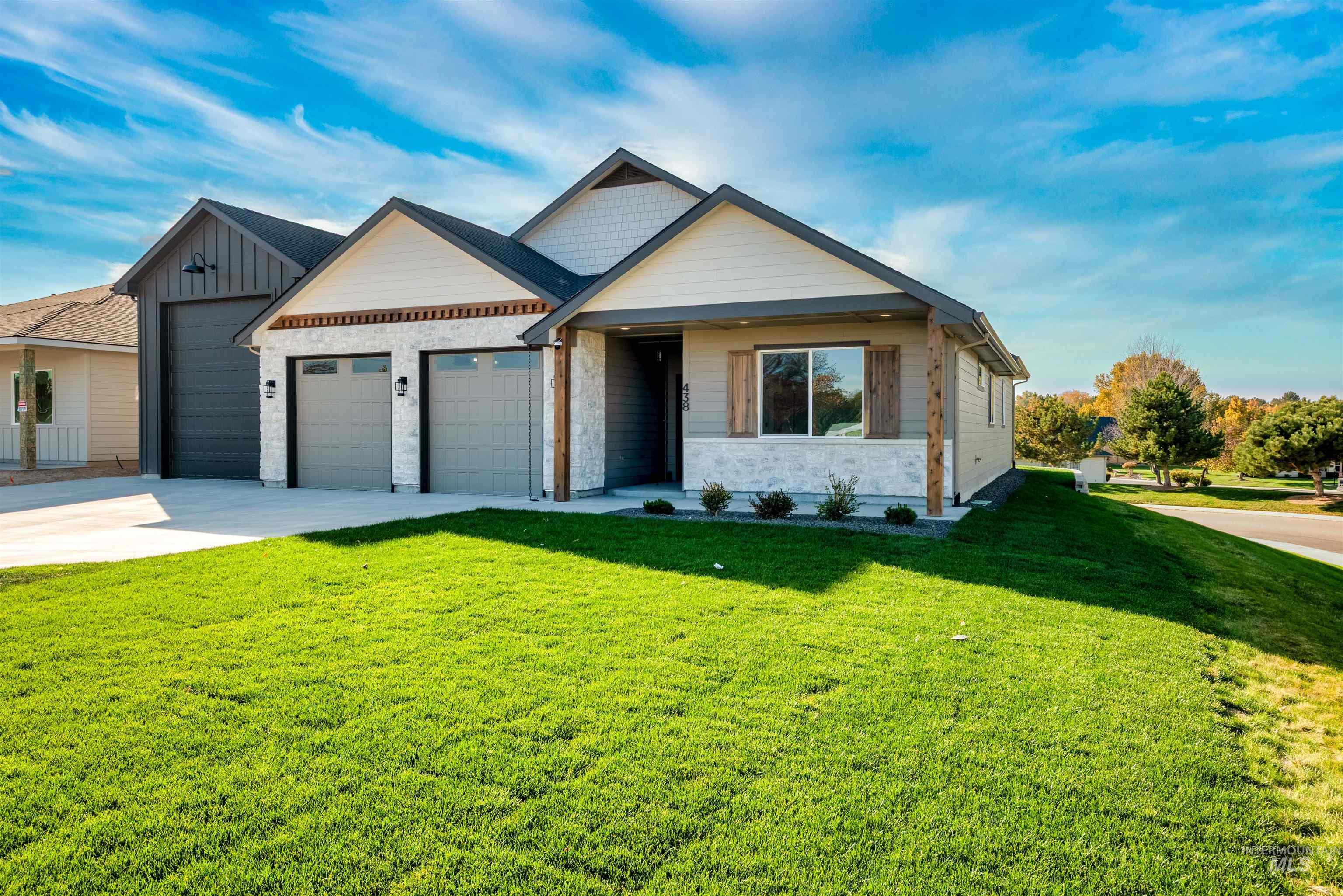 438 E Elaine Ct, Nampa, Idaho 83686, 3 Bedrooms, 2.5 Bathrooms, Residential For Sale, Price $749,900, 98966316