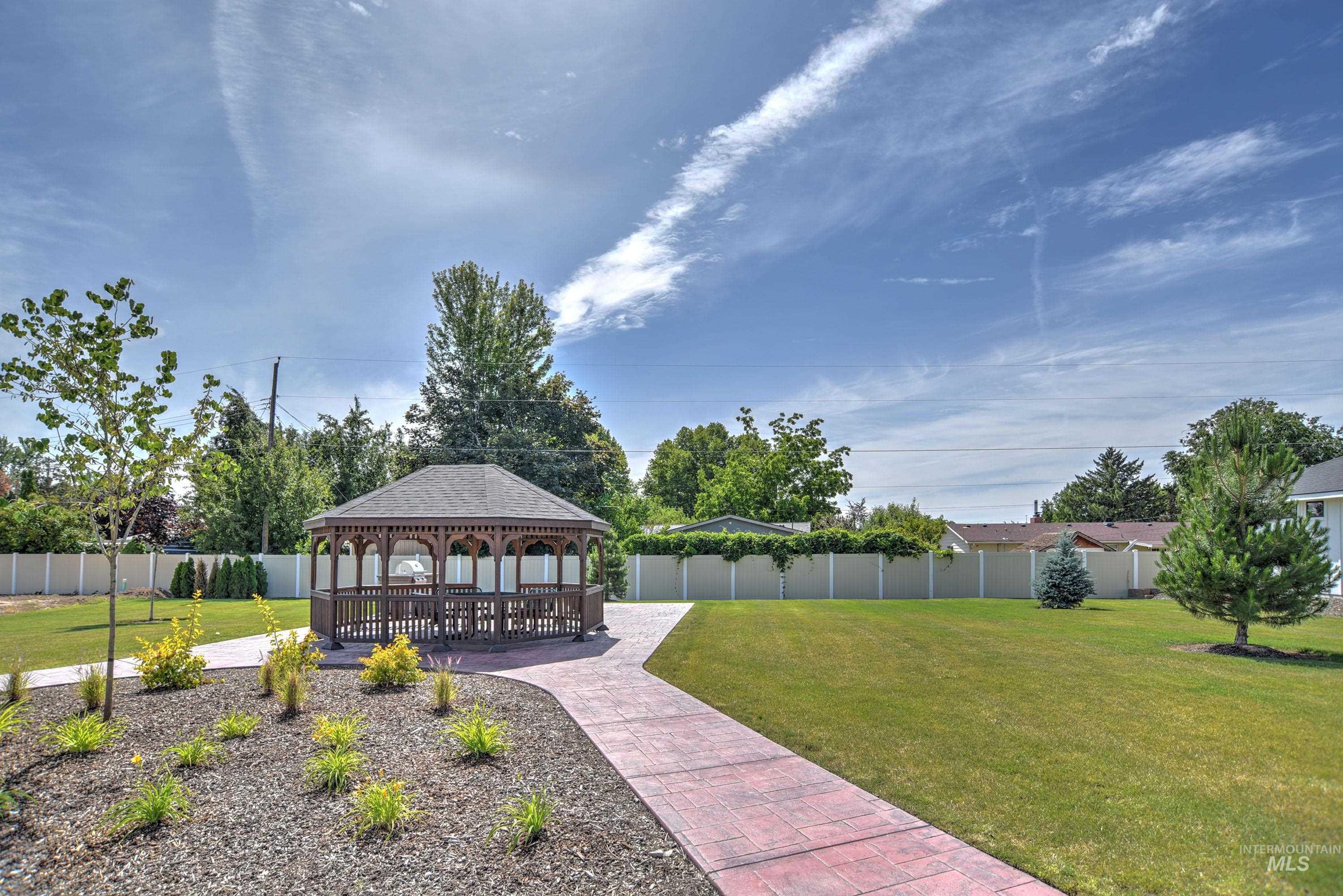 1561 N Parkshire Way, Meridian, Idaho 83642-2598, 3 Bedrooms, 2 Bathrooms, Residential For Sale, Price $584,900, 98966333