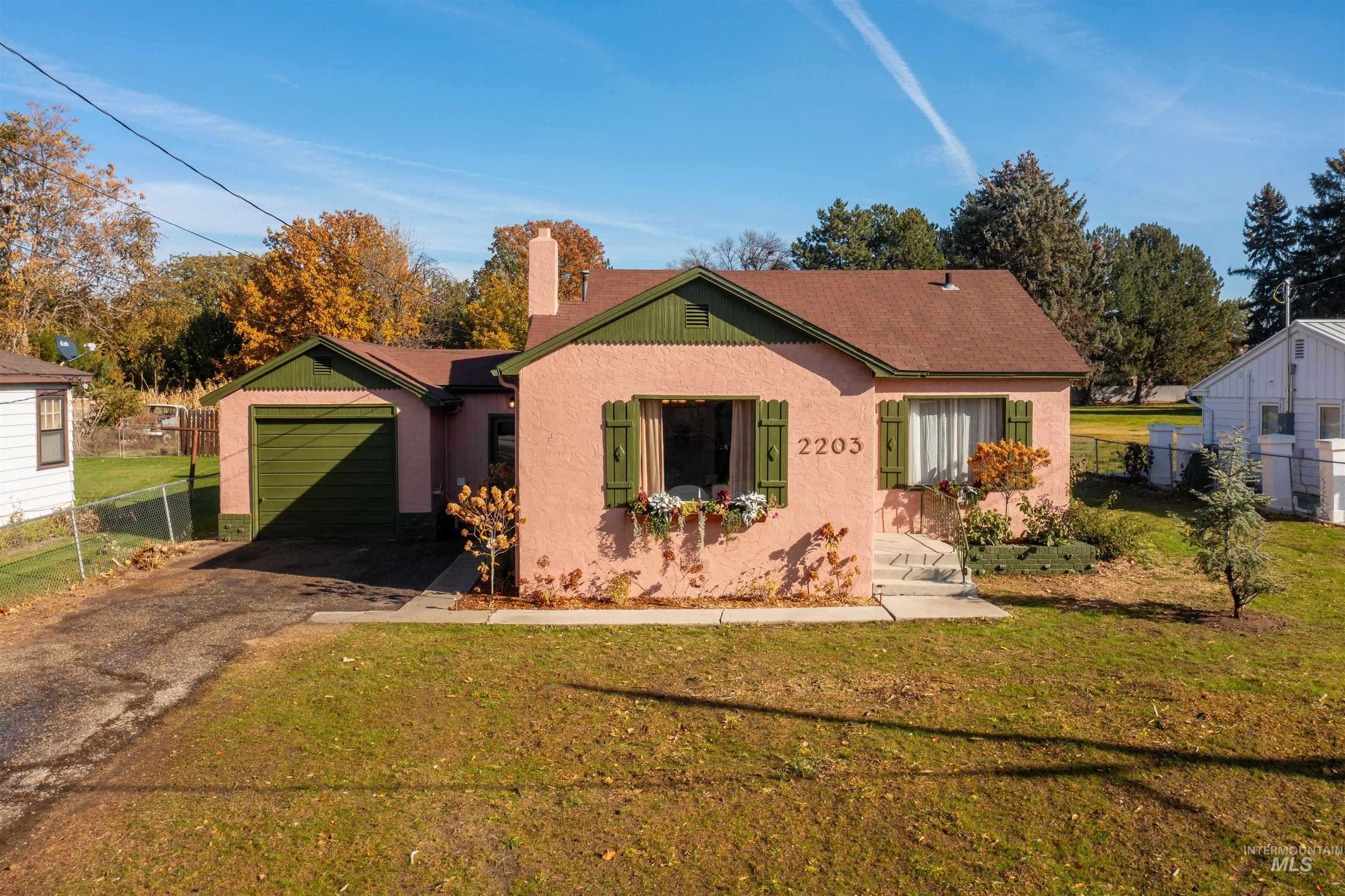 2203 S 10th Ave, Caldwell, Idaho 83605, 2 Bedrooms, 1 Bathroom, Residential For Sale, Price $349,900, 98966355