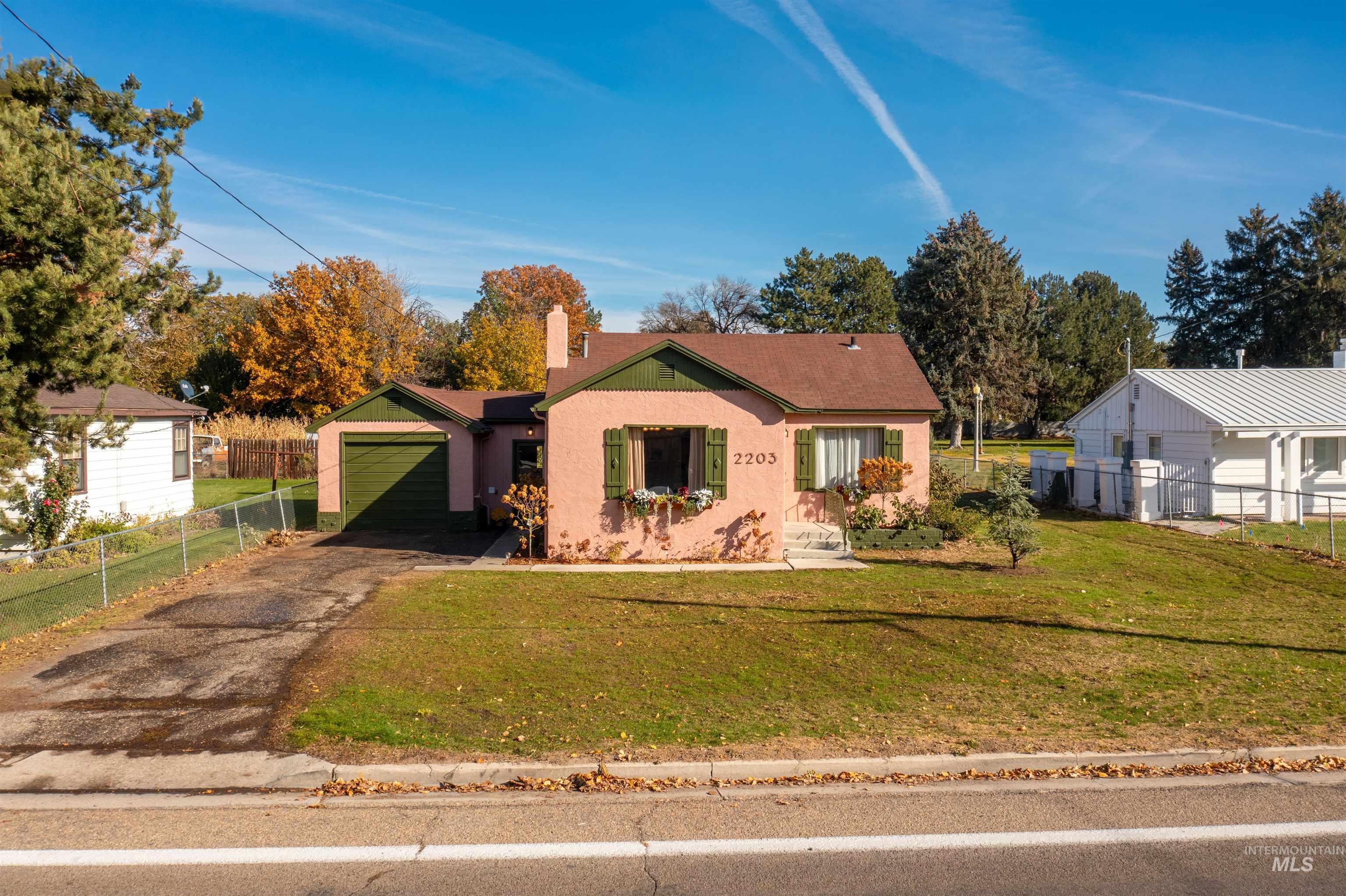 2203 S 10th Ave, Caldwell, Idaho 83605, 2 Bedrooms, 1 Bathroom, Residential For Sale, Price $349,900, 98966355