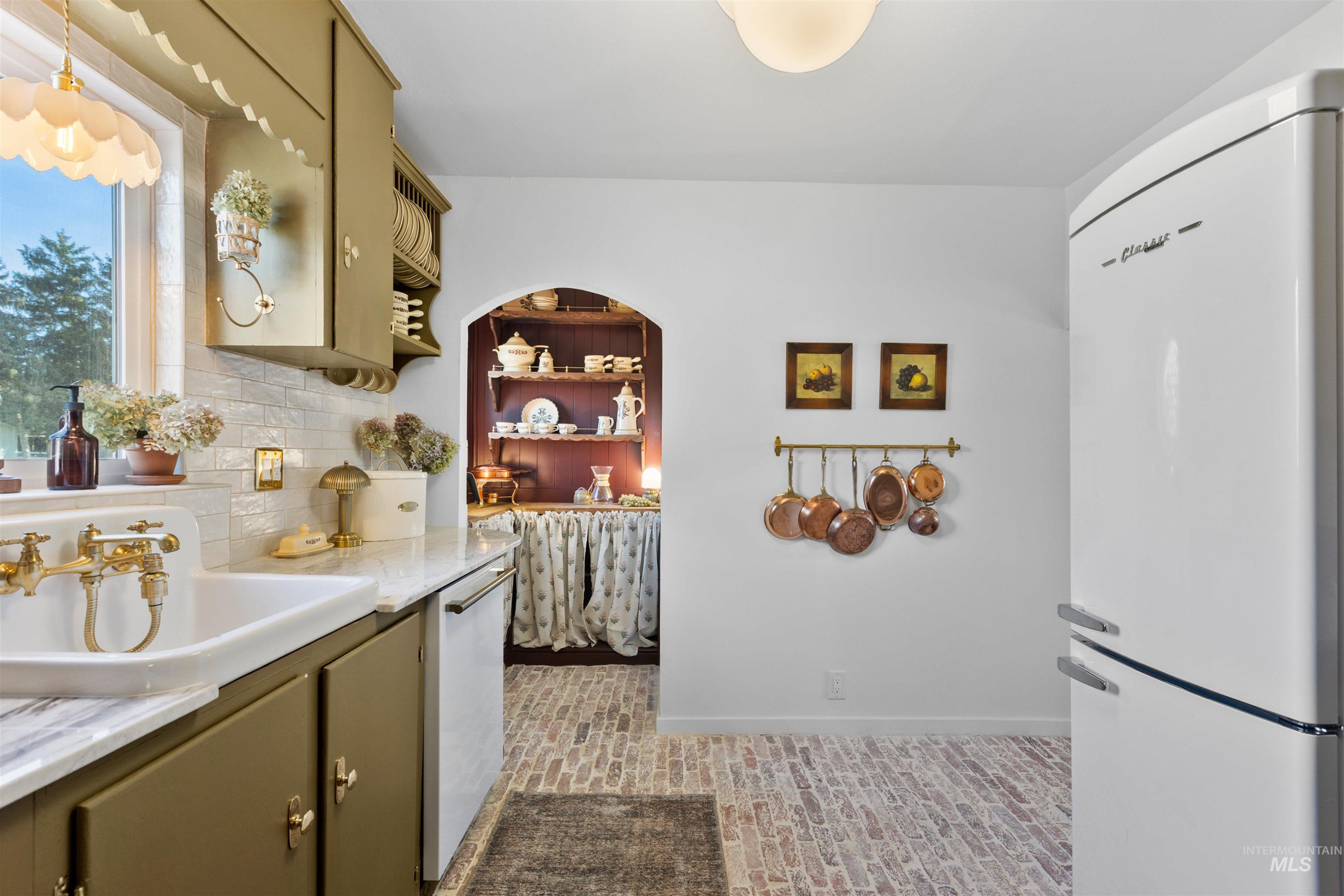 2203 S 10th Ave, Caldwell, Idaho 83605, 2 Bedrooms, 1 Bathroom, Residential For Sale, Price $349,900, 98966355