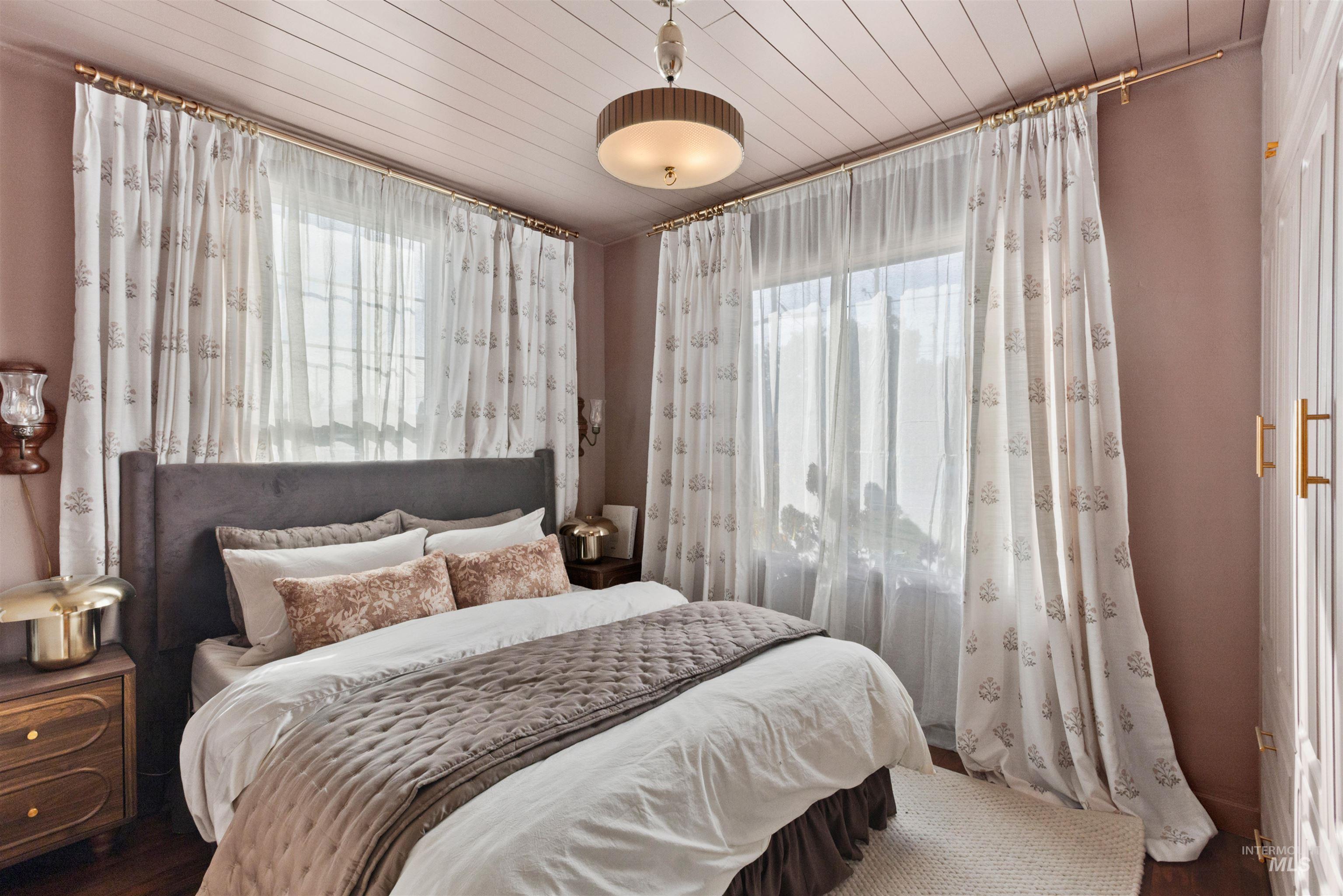 2203 S 10th Ave, Caldwell, Idaho 83605, 2 Bedrooms, 1 Bathroom, Residential For Sale, Price $349,900, 98966355