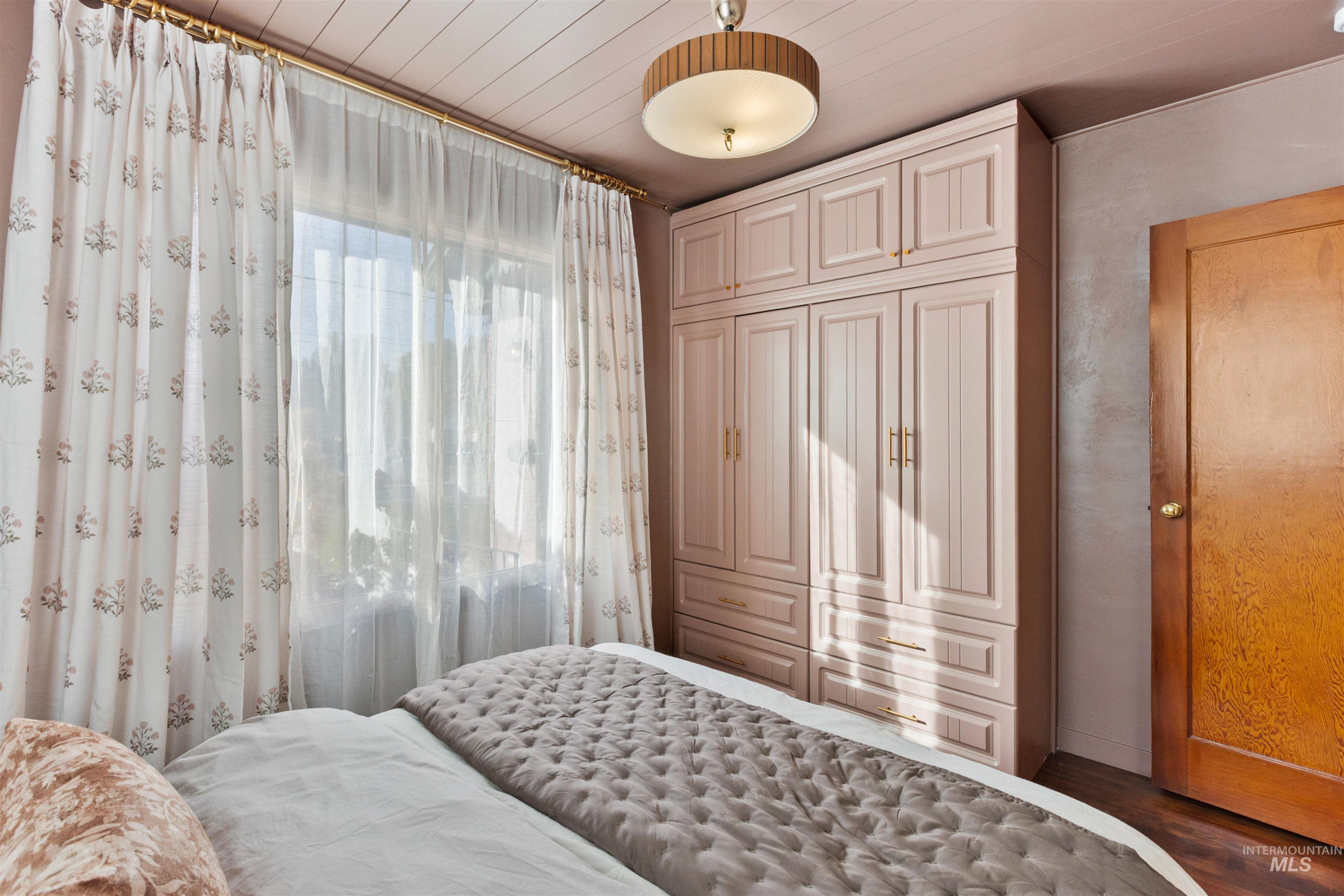 2203 S 10th Ave, Caldwell, Idaho 83605, 2 Bedrooms, 1 Bathroom, Residential For Sale, Price $349,900, 98966355