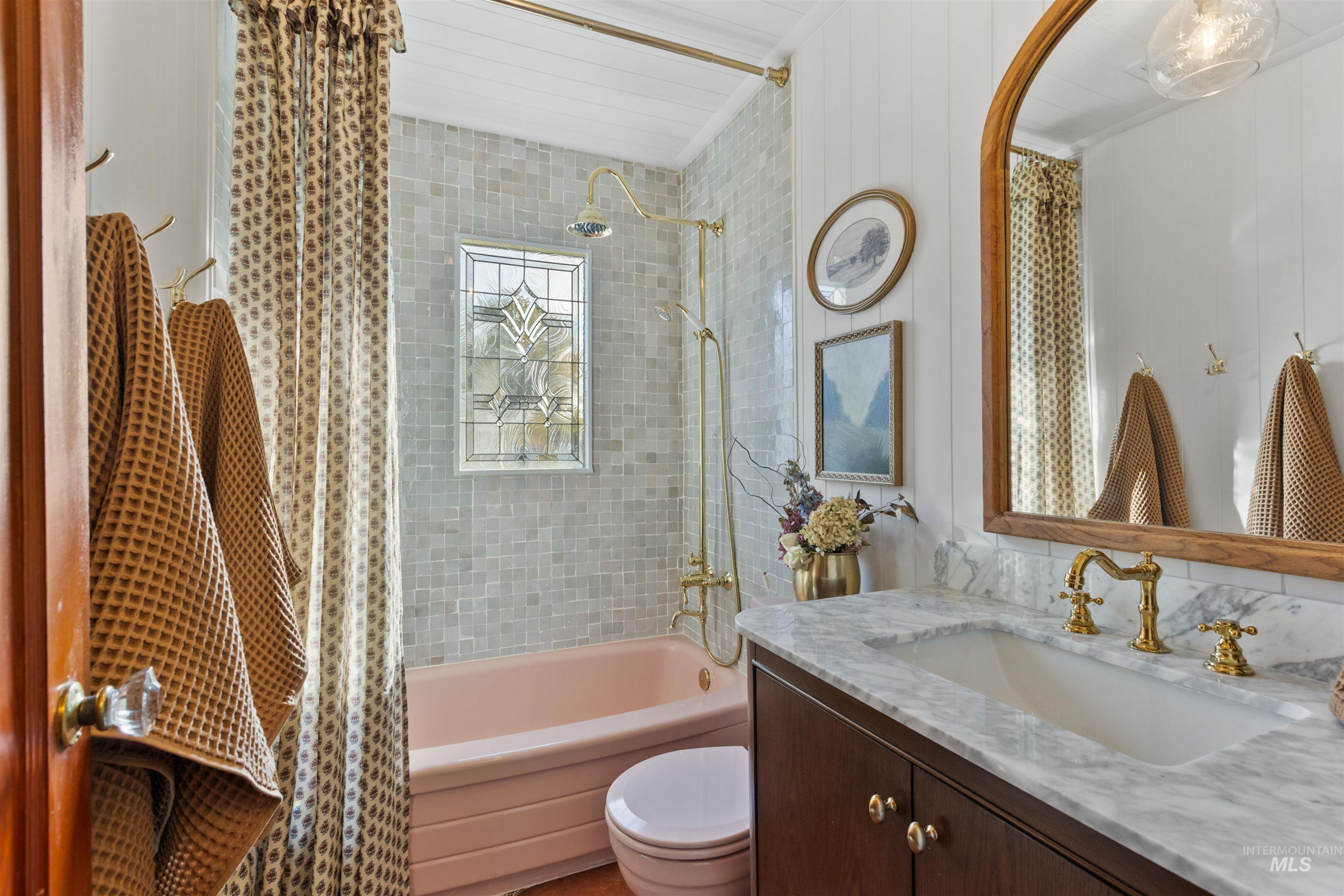 2203 S 10th Ave, Caldwell, Idaho 83605, 2 Bedrooms, 1 Bathroom, Residential For Sale, Price $349,900, 98966355