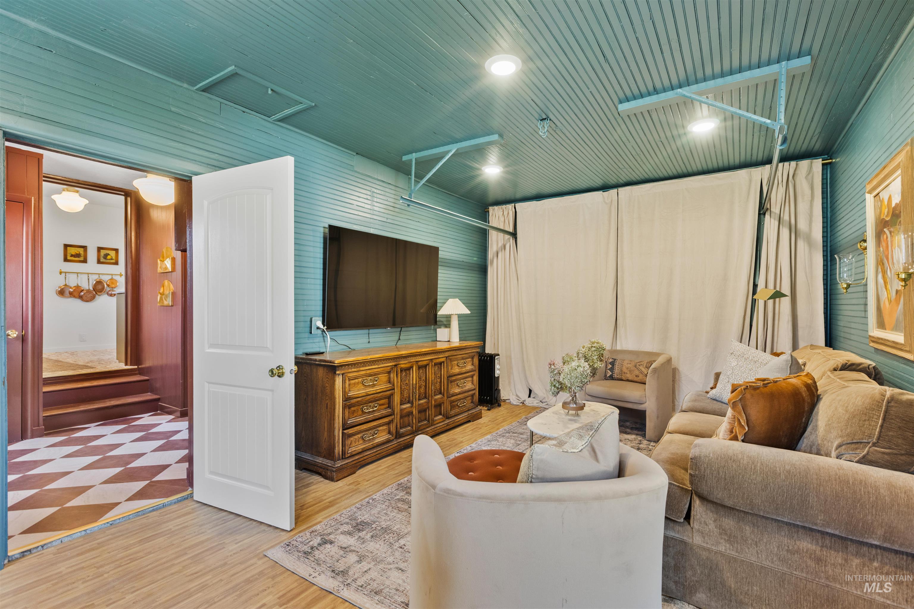 2203 S 10th Ave, Caldwell, Idaho 83605, 2 Bedrooms, 1 Bathroom, Residential For Sale, Price $349,900, 98966355