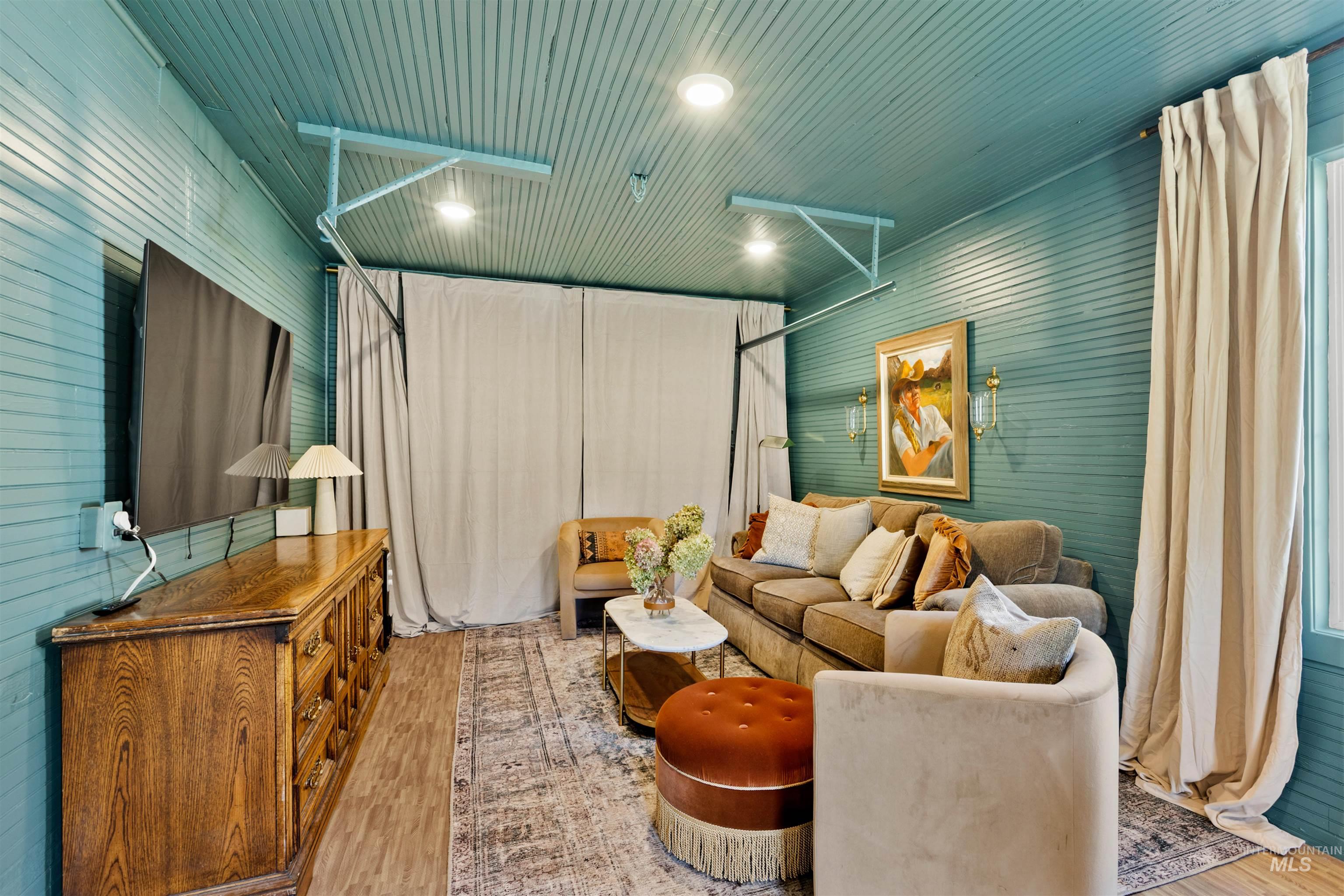 2203 S 10th Ave, Caldwell, Idaho 83605, 2 Bedrooms, 1 Bathroom, Residential For Sale, Price $349,900, 98966355