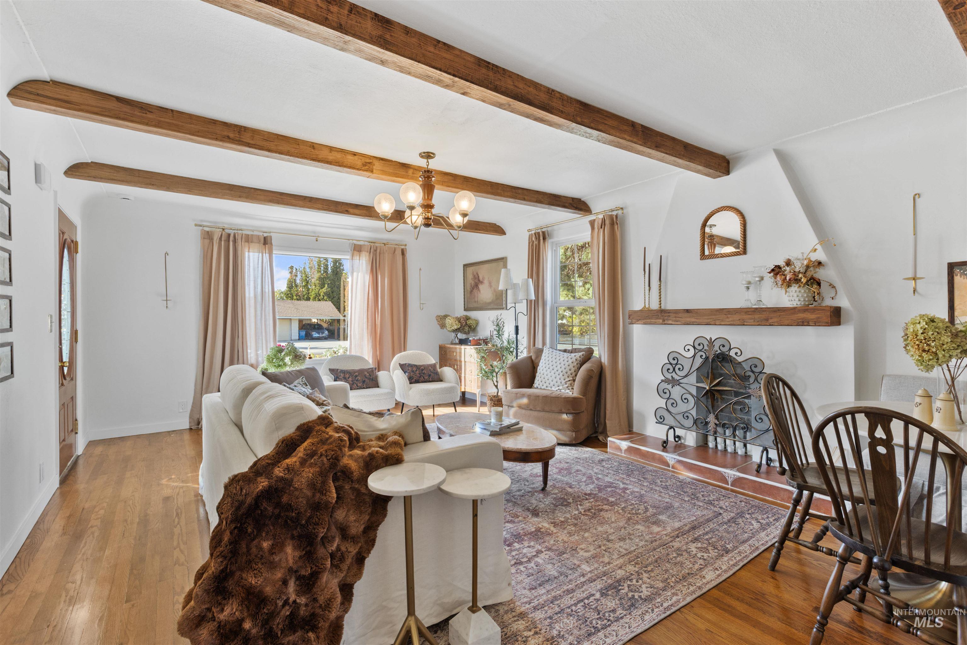 2203 S 10th Ave, Caldwell, Idaho 83605, 2 Bedrooms, 1 Bathroom, Residential For Sale, Price $349,900, 98966355