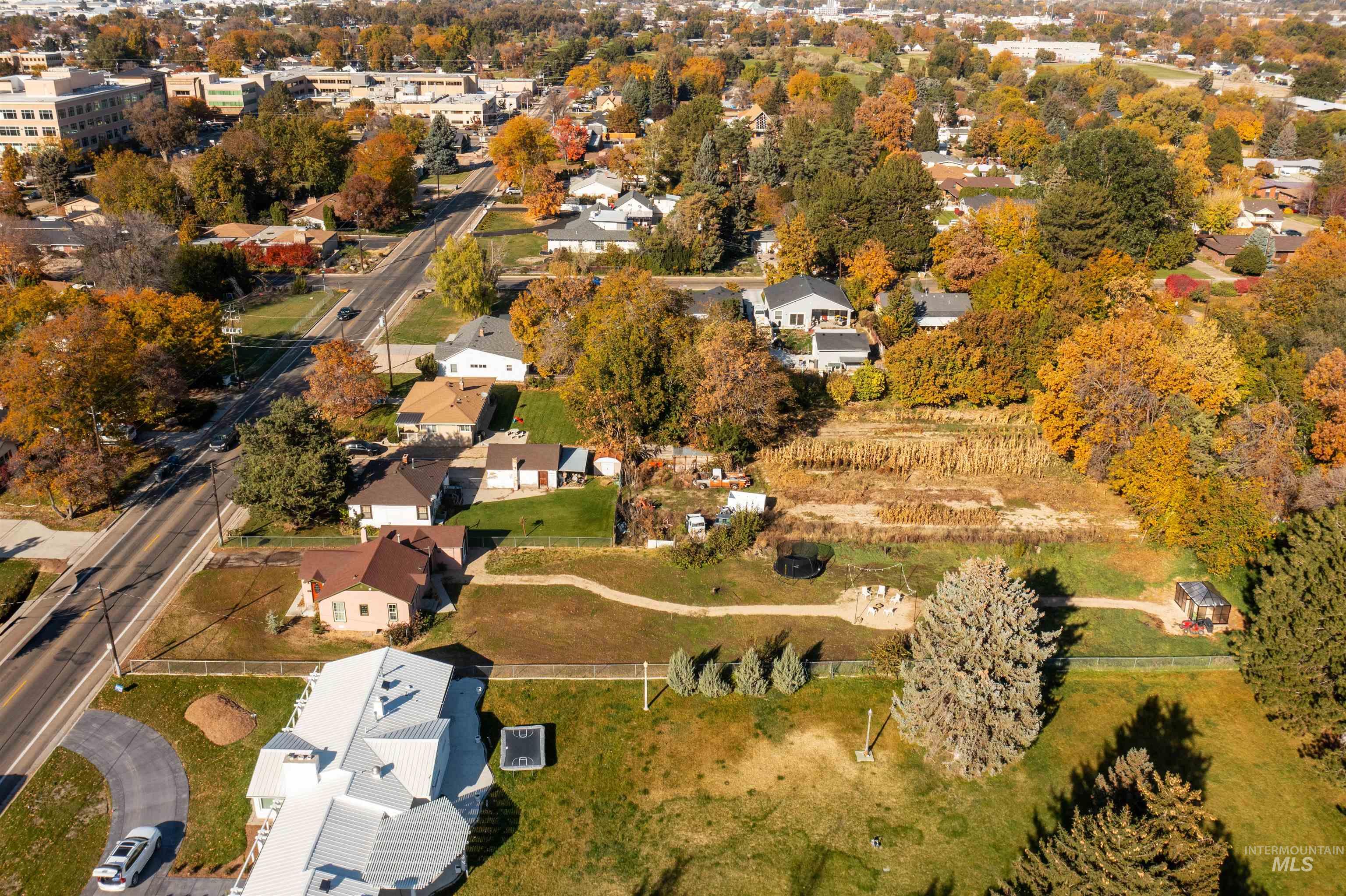 2203 S 10th Ave, Caldwell, Idaho 83605, 2 Bedrooms, 1 Bathroom, Residential For Sale, Price $349,900, 98966355