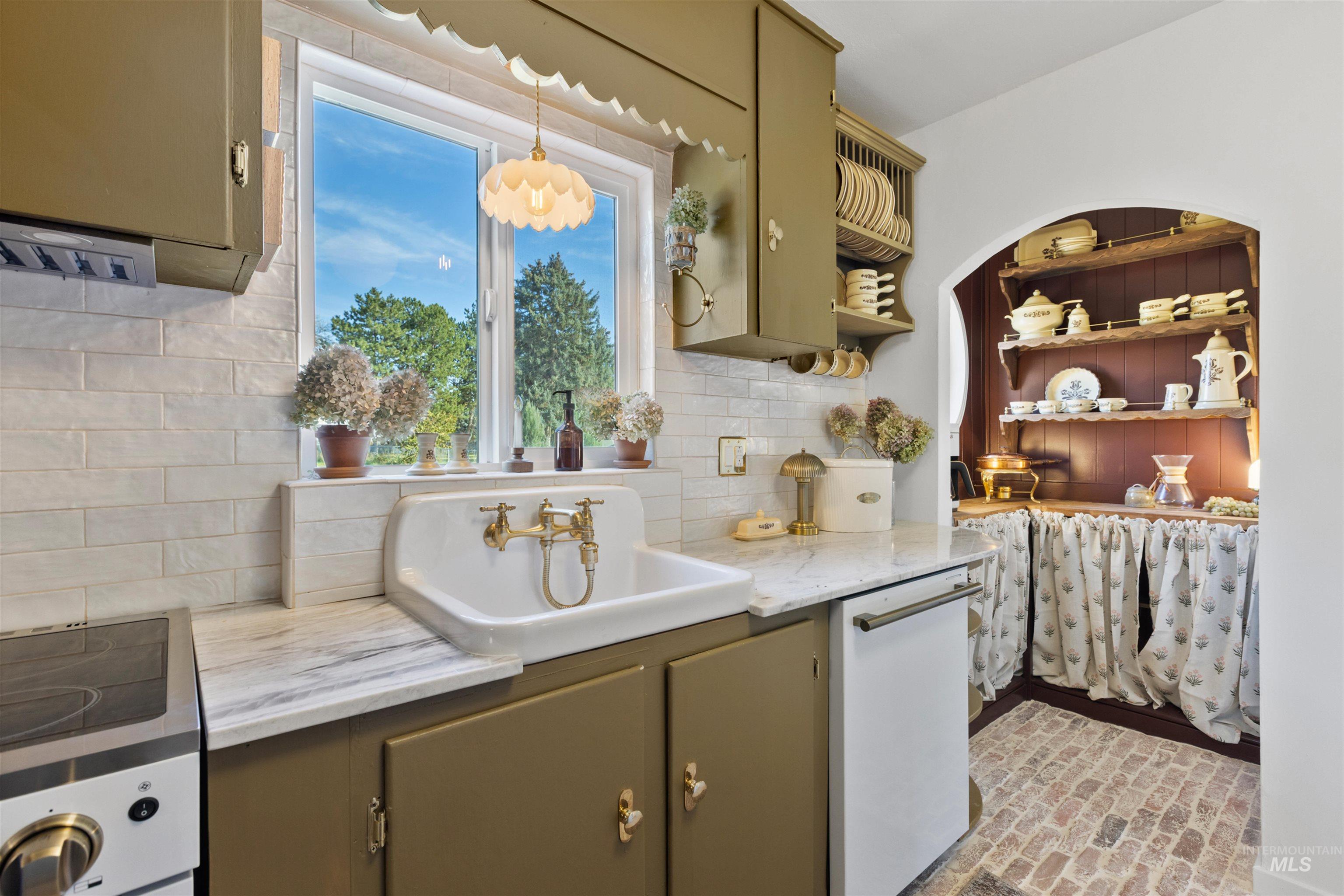 2203 S 10th Ave, Caldwell, Idaho 83605, 2 Bedrooms, 1 Bathroom, Residential For Sale, Price $349,900, 98966355