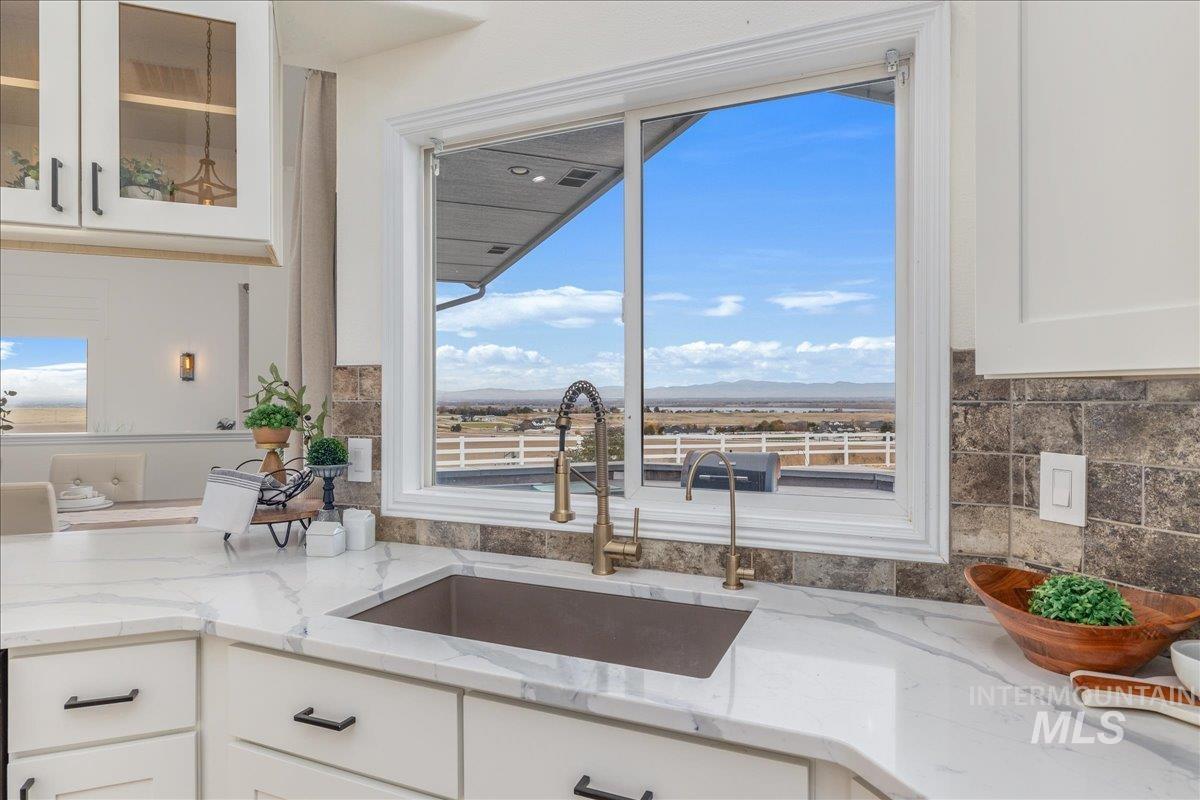 13228 Crescent Dr, Nampa, Idaho 83686, 5 Bedrooms, 3 Bathrooms, Residential For Sale, Price $1,000,000, 98966358