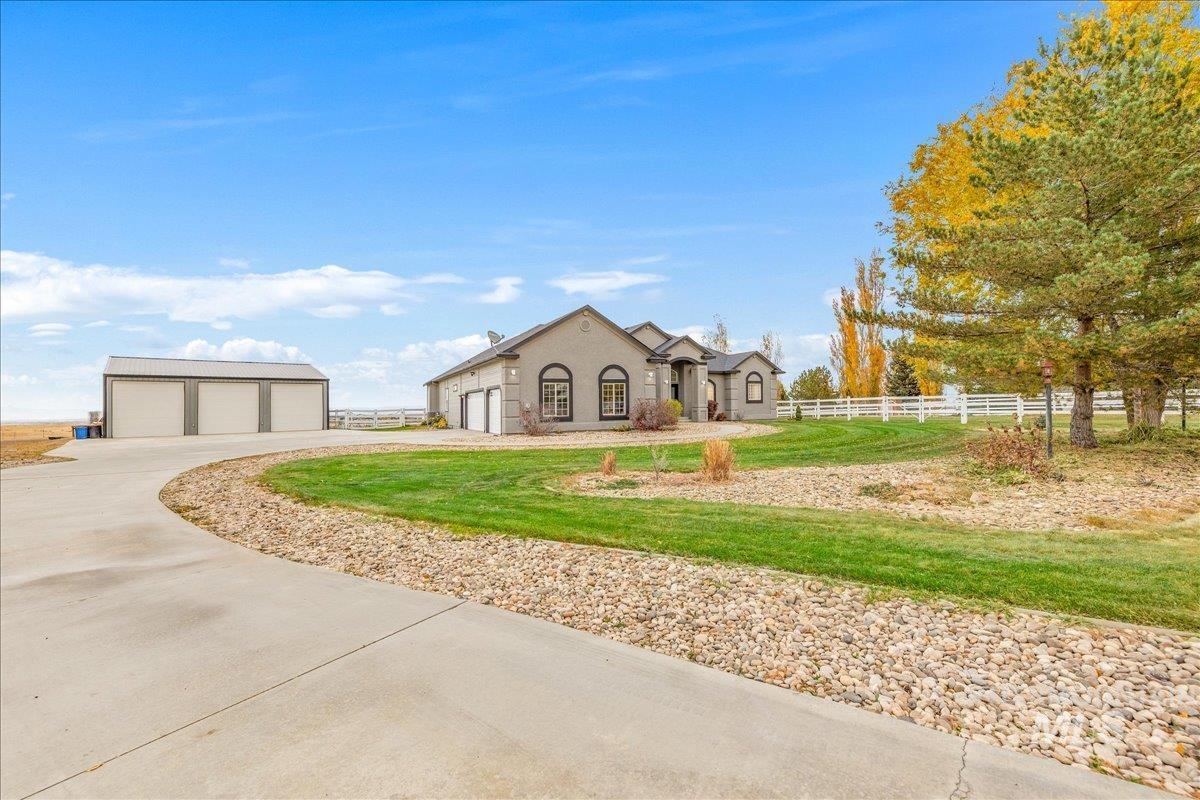 13228 Crescent Dr, Nampa, Idaho 83686, 5 Bedrooms, 3 Bathrooms, Residential For Sale, Price $1,000,000, 98966358