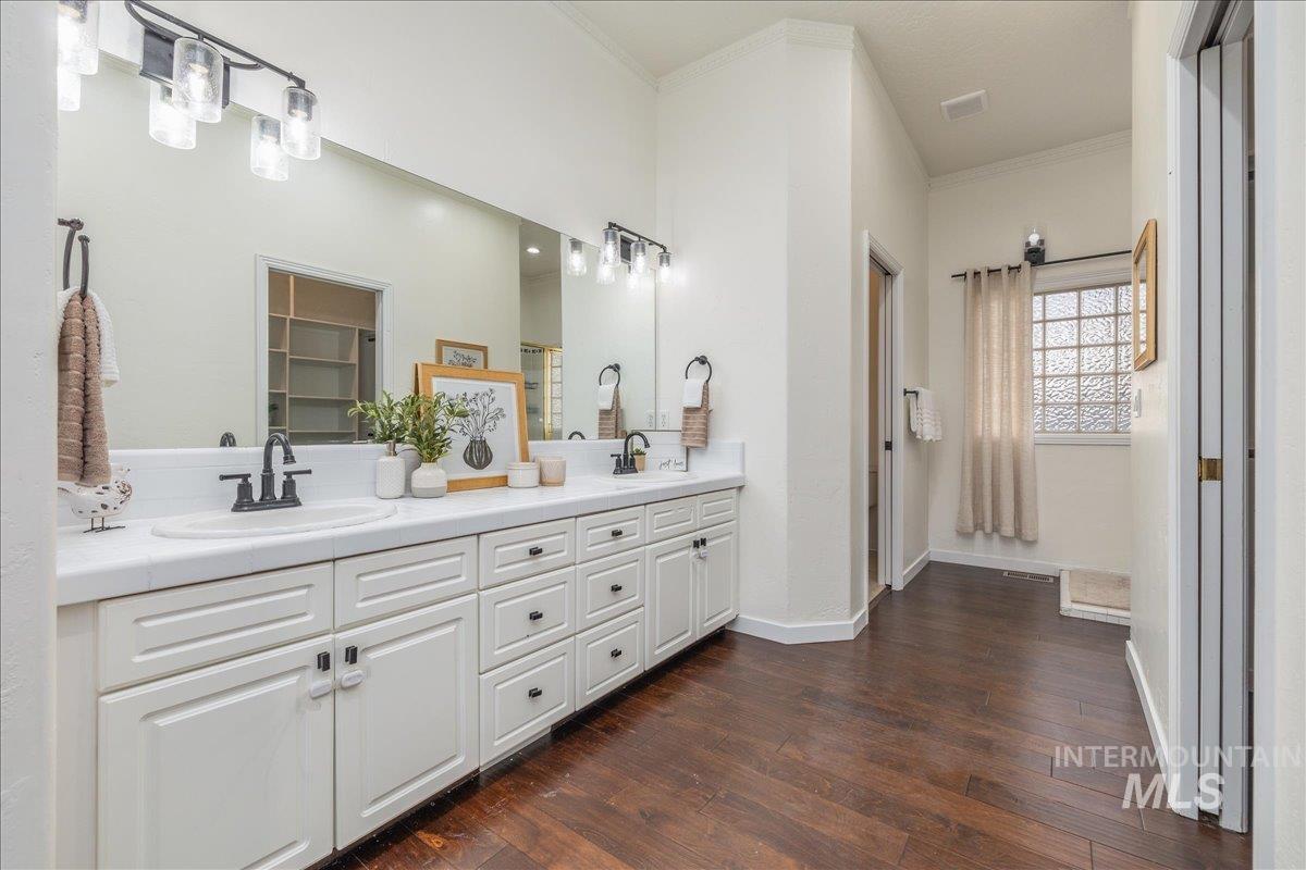 13228 Crescent Dr, Nampa, Idaho 83686, 5 Bedrooms, 3 Bathrooms, Residential For Sale, Price $1,000,000, 98966358