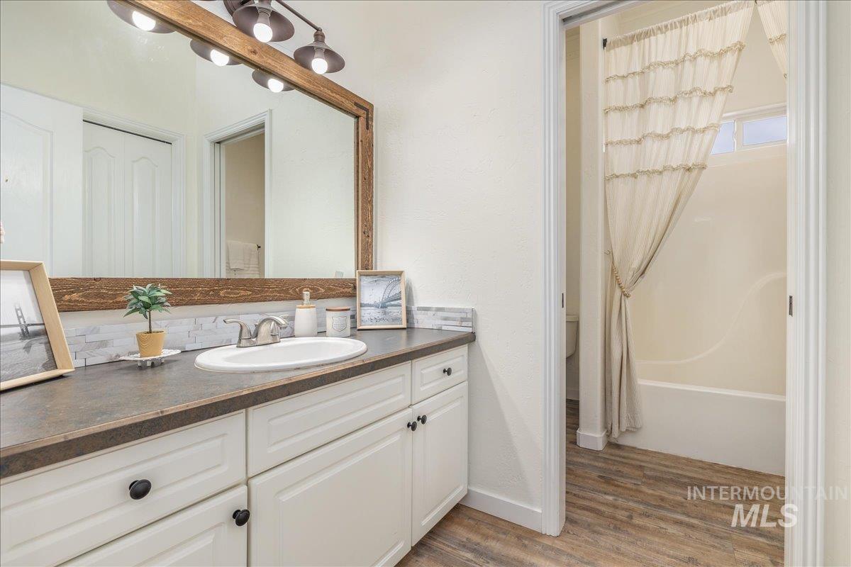 13228 Crescent Dr, Nampa, Idaho 83686, 5 Bedrooms, 3 Bathrooms, Residential For Sale, Price $1,000,000, 98966358