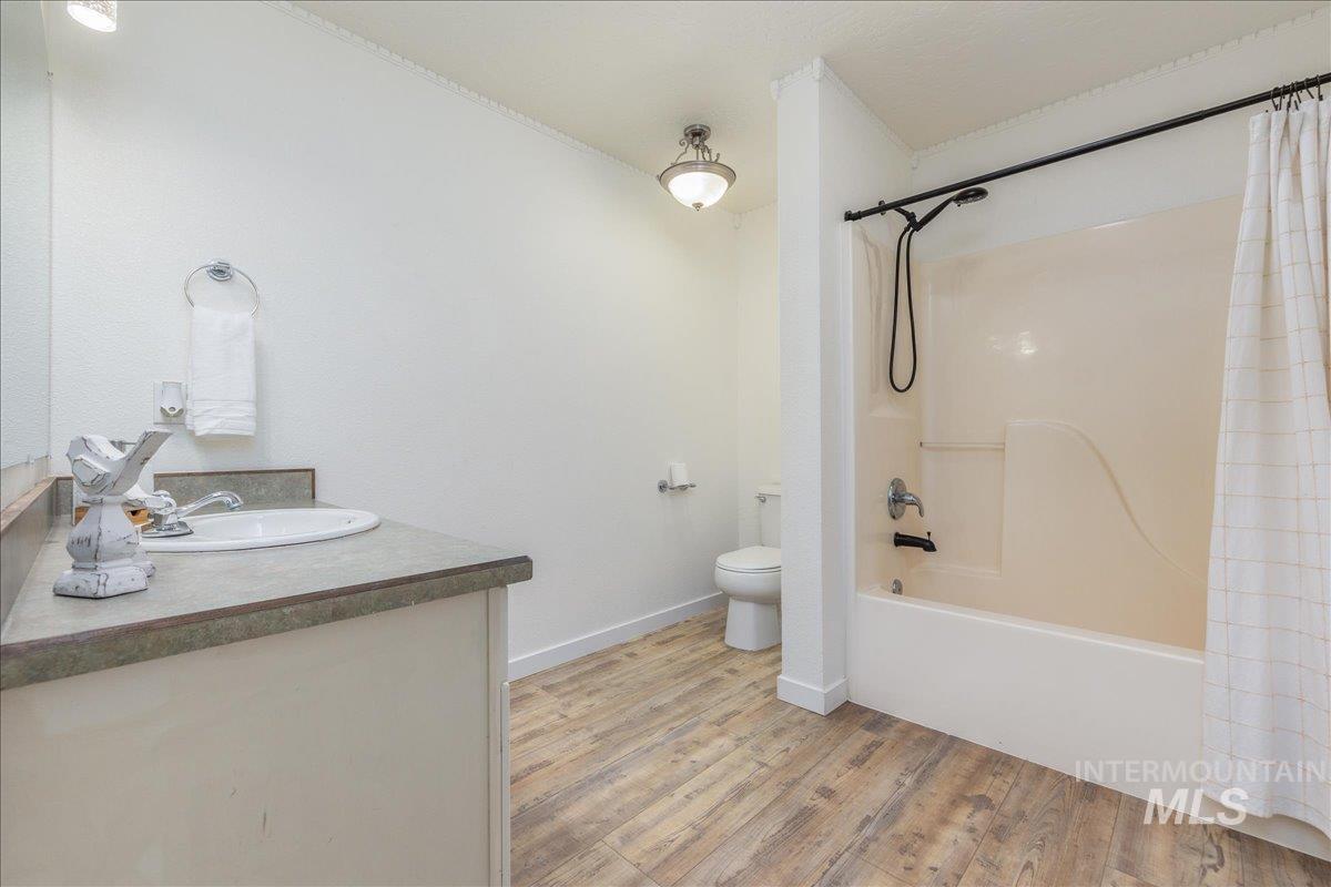 13228 Crescent Dr, Nampa, Idaho 83686, 5 Bedrooms, 3 Bathrooms, Residential For Sale, Price $1,000,000, 98966358