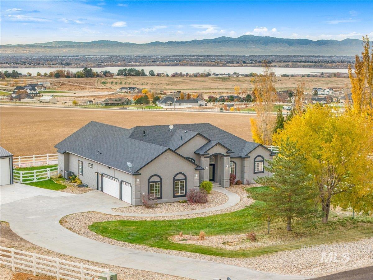 13228 Crescent Dr, Nampa, Idaho 83686, 5 Bedrooms, 3 Bathrooms, Residential For Sale, Price $1,000,000, 98966358