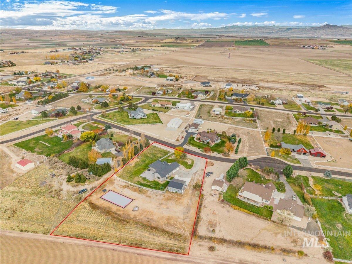 13228 Crescent Dr, Nampa, Idaho 83686, 5 Bedrooms, 3 Bathrooms, Residential For Sale, Price $1,000,000, 98966358