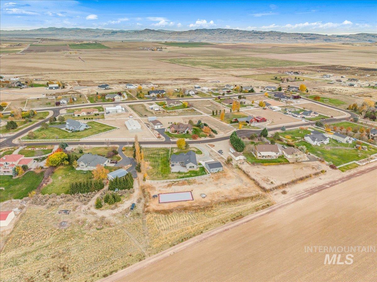 13228 Crescent Dr, Nampa, Idaho 83686, 5 Bedrooms, 3 Bathrooms, Residential For Sale, Price $1,000,000, 98966358