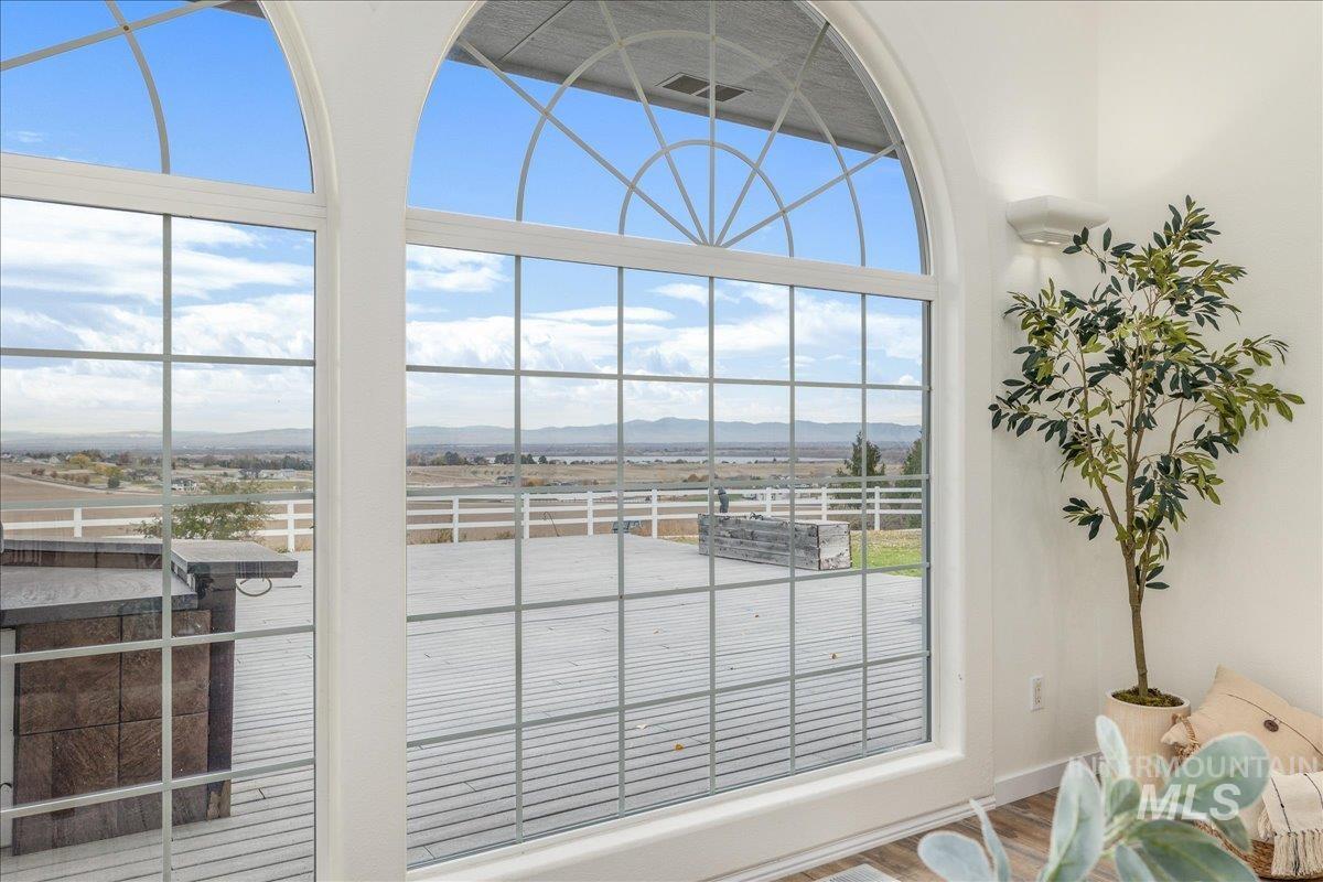 13228 Crescent Dr, Nampa, Idaho 83686, 5 Bedrooms, 3 Bathrooms, Residential For Sale, Price $1,000,000, 98966358