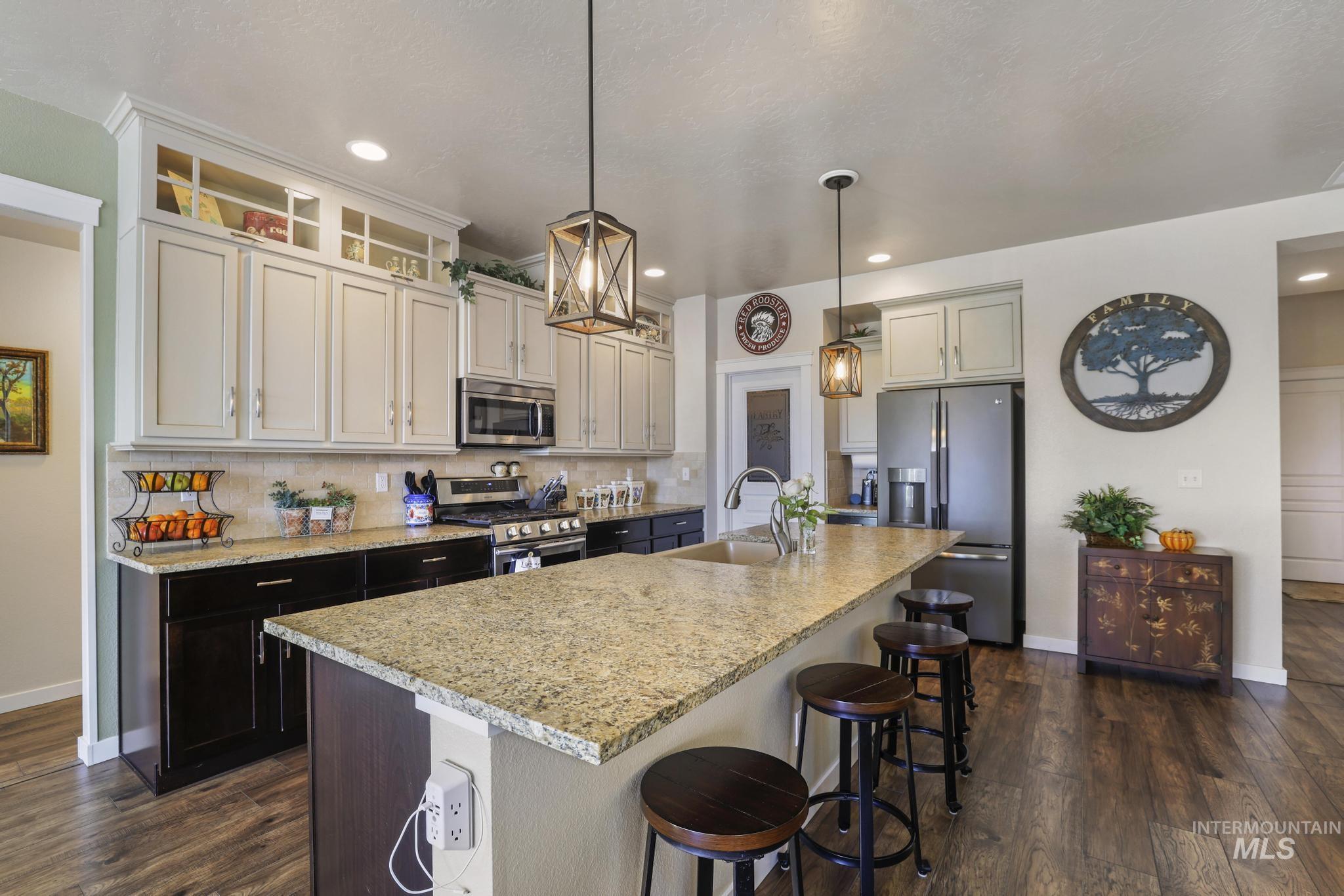 1999 Moose St., Twin Falls, Idaho 83301, 4 Bedrooms, 2 Bathrooms, Residential For Sale, Price $580,000, 98966359