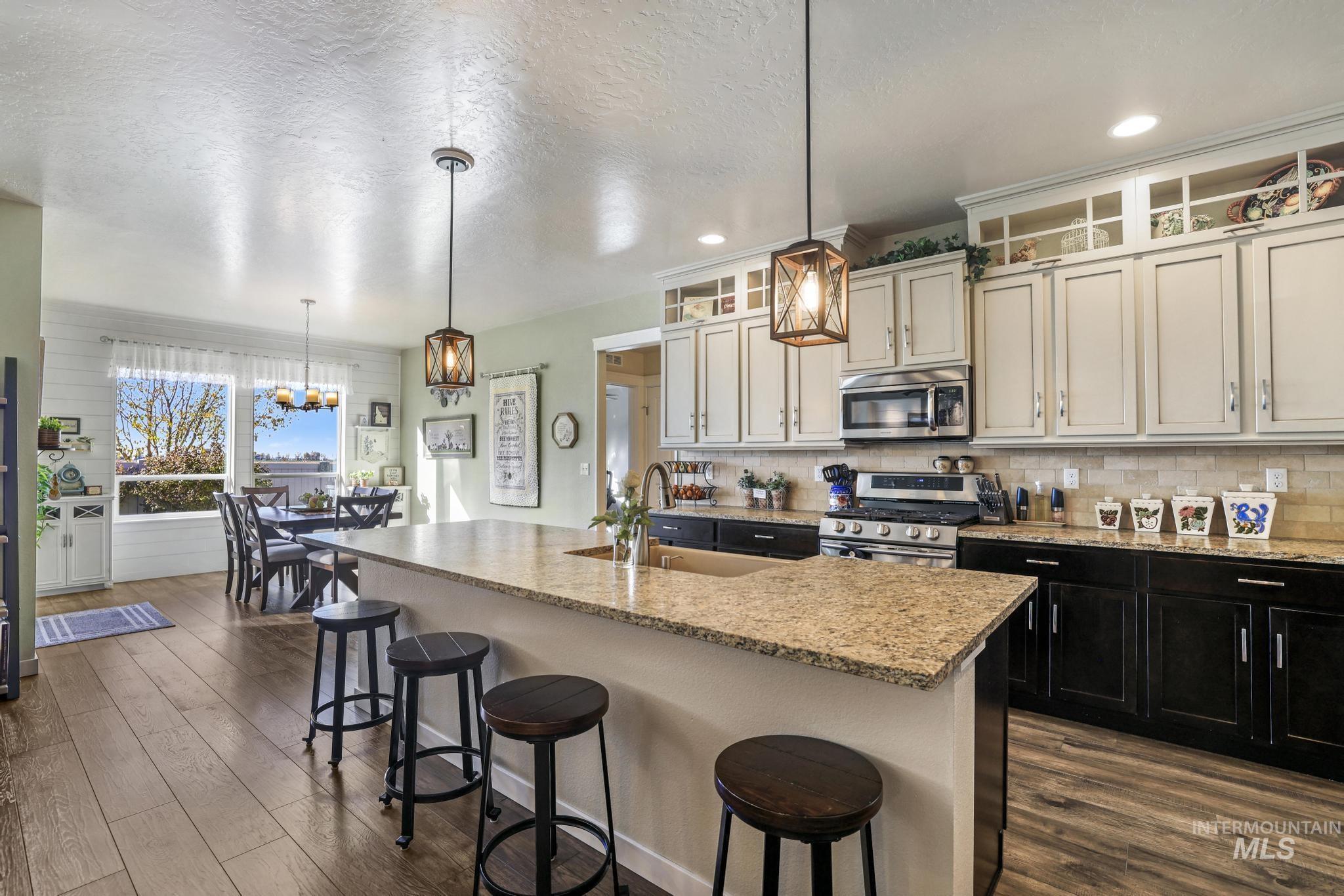 1999 Moose St., Twin Falls, Idaho 83301, 4 Bedrooms, 2 Bathrooms, Residential For Sale, Price $580,000, 98966359