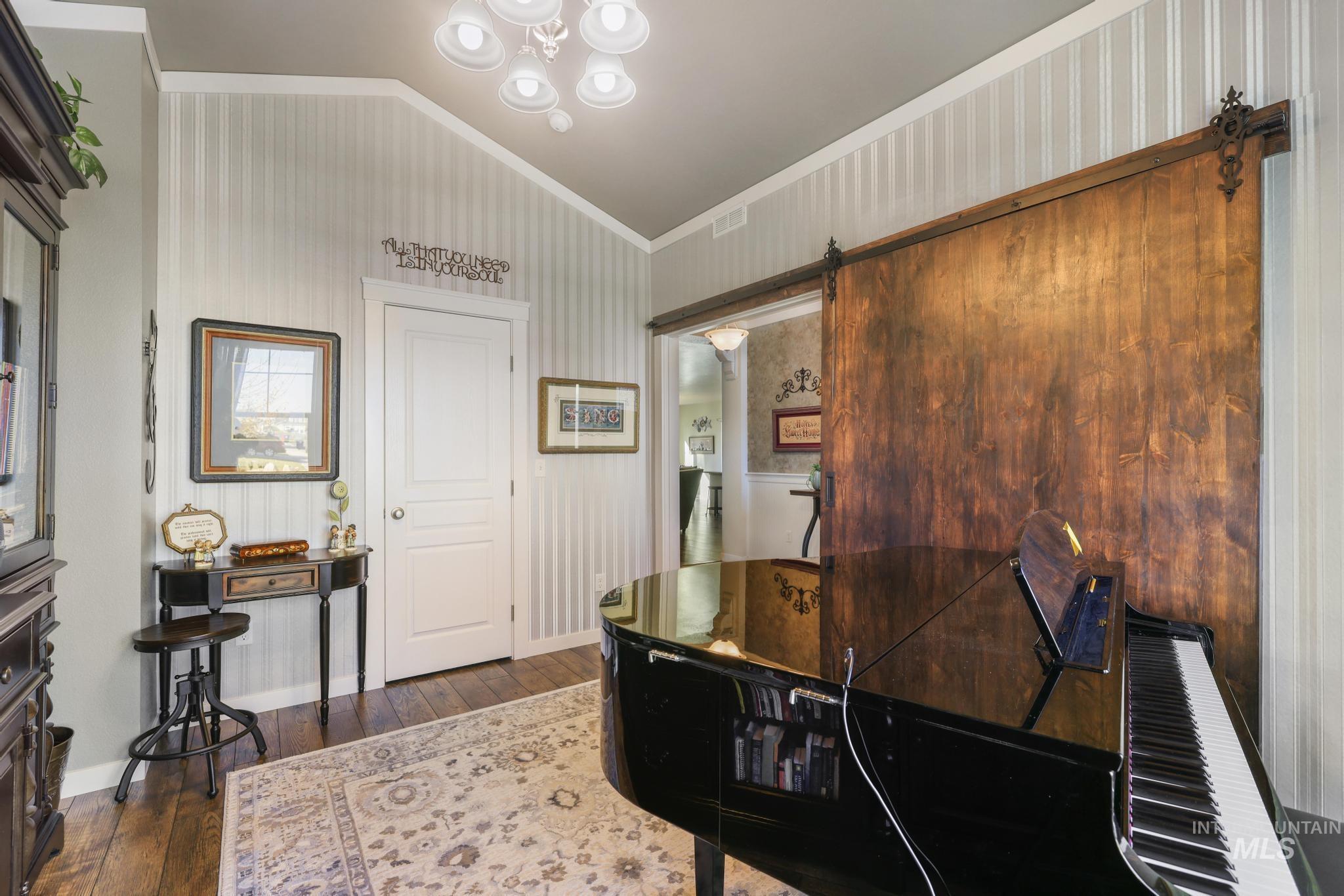 1999 Moose St., Twin Falls, Idaho 83301, 4 Bedrooms, 2 Bathrooms, Residential For Sale, Price $580,000, 98966359