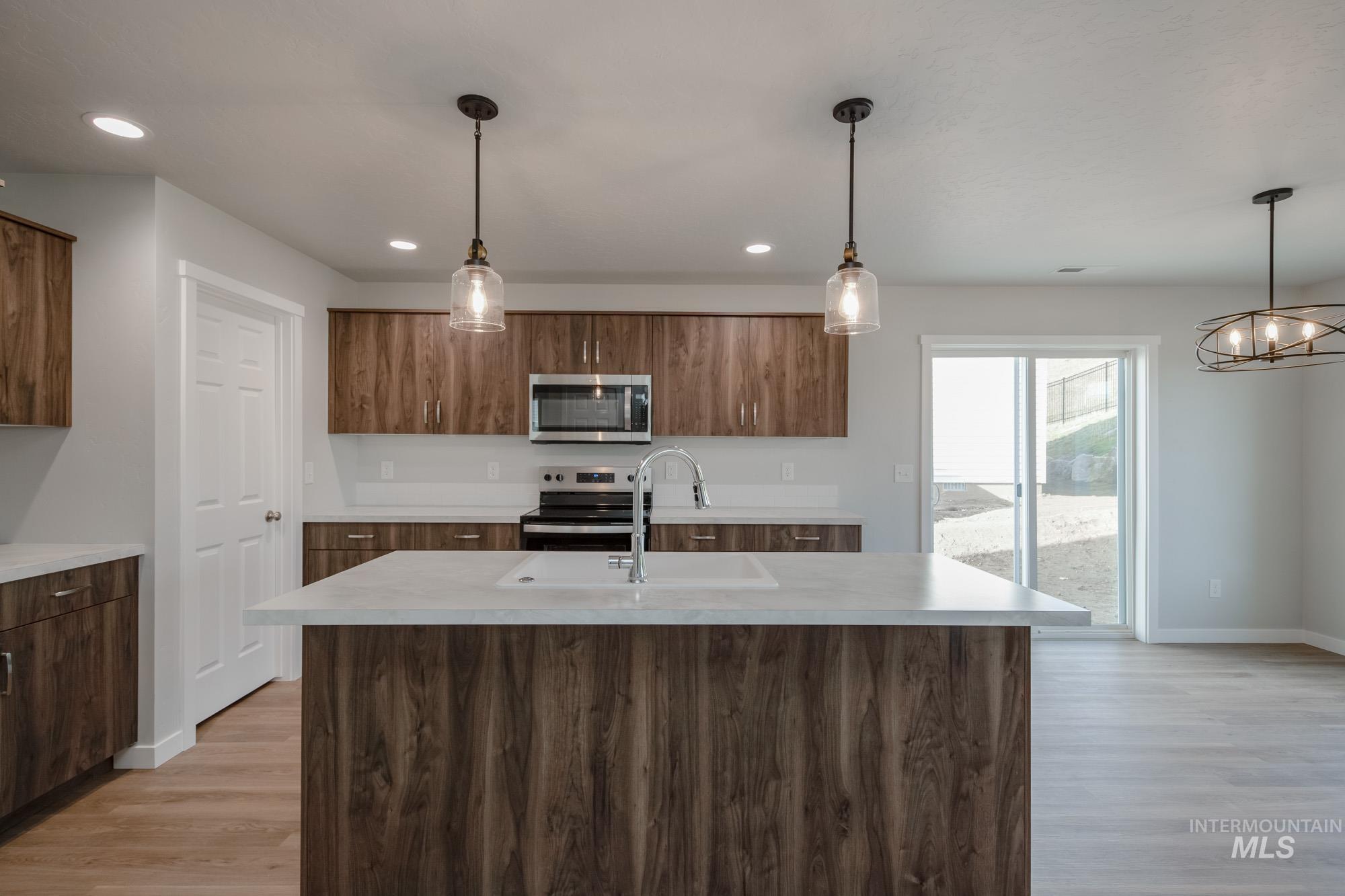 234 Caribou Ct, Horseshoe Bend, Idaho 83629, 3 Bedrooms, 2.5 Bathrooms, Residential For Sale, Price $405,990, 98966365