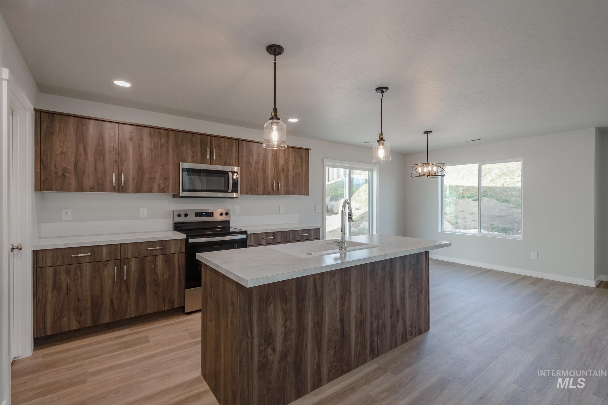 234 Caribou Ct, Horseshoe Bend, Idaho 83629, 3 Bedrooms, 2.5 Bathrooms, Residential For Sale, Price $405,990, 98966365