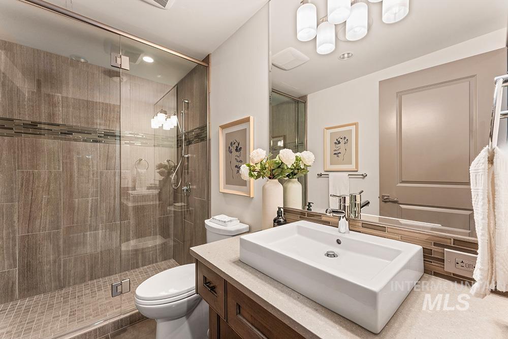 3005 W Crescent Rim Dr, Boise, Idaho 83706, 2 Bedrooms, 2 Bathrooms, Residential For Sale, Price $685,000, 98966367