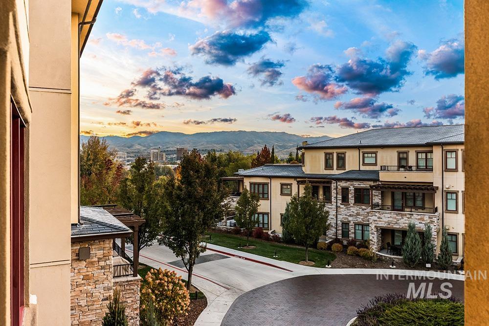 3005 W Crescent Rim Dr, Boise, Idaho 83706, 2 Bedrooms, 2 Bathrooms, Residential For Sale, Price $685,000, 98966367