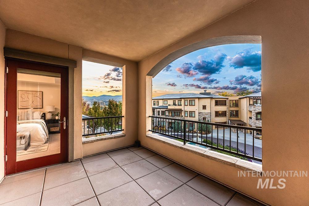 3005 W Crescent Rim Dr, Boise, Idaho 83706, 2 Bedrooms, 2 Bathrooms, Residential For Sale, Price $685,000, 98966367