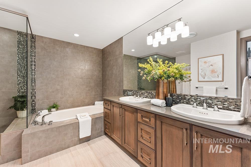 3005 W Crescent Rim Dr, Boise, Idaho 83706, 2 Bedrooms, 2 Bathrooms, Residential For Sale, Price $685,000, 98966367