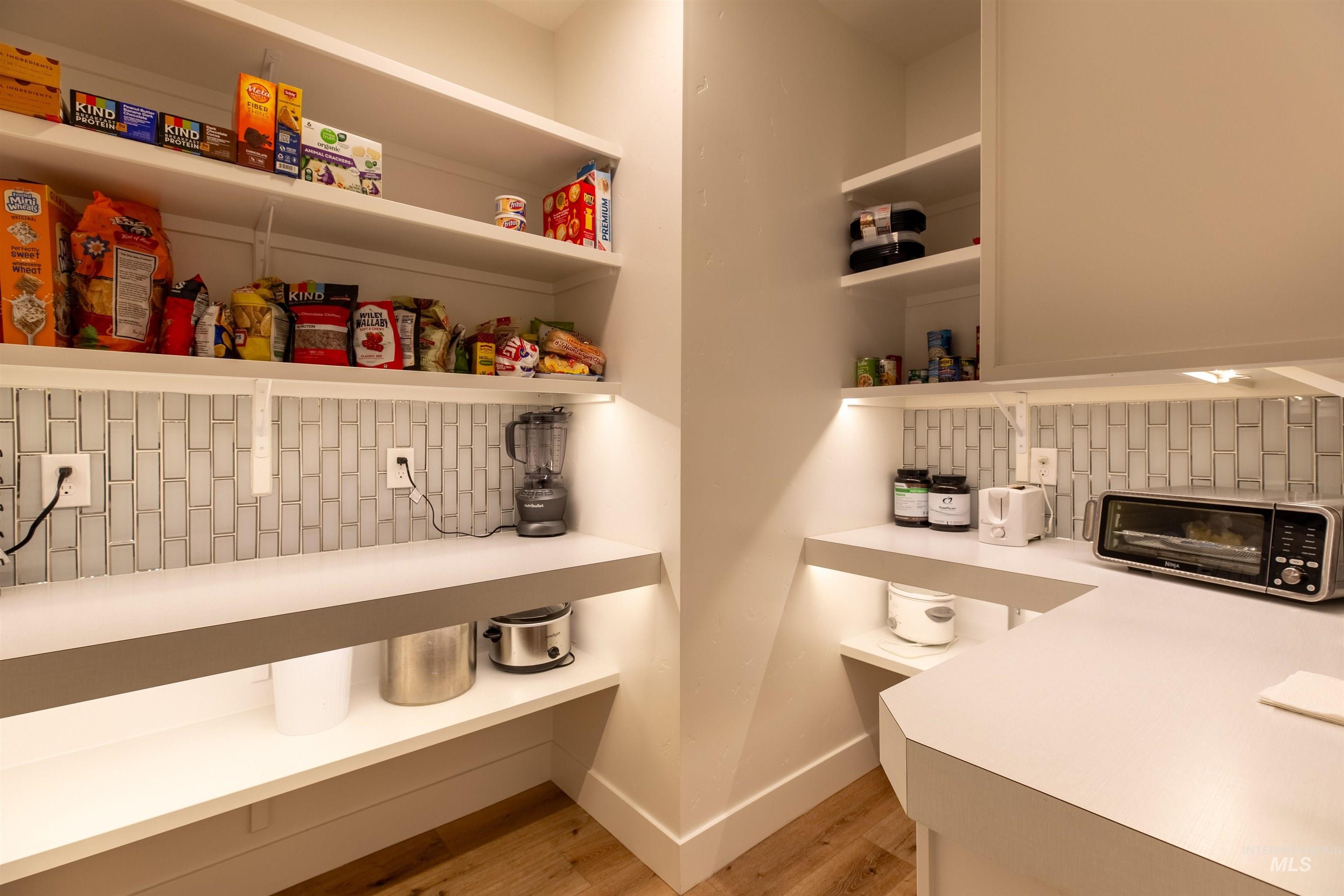 5826 S Cubola Way, Meridian, Idaho 83642, 3 Bedrooms, 2.5 Bathrooms, Residential For Sale, Price $799,900, 98966375