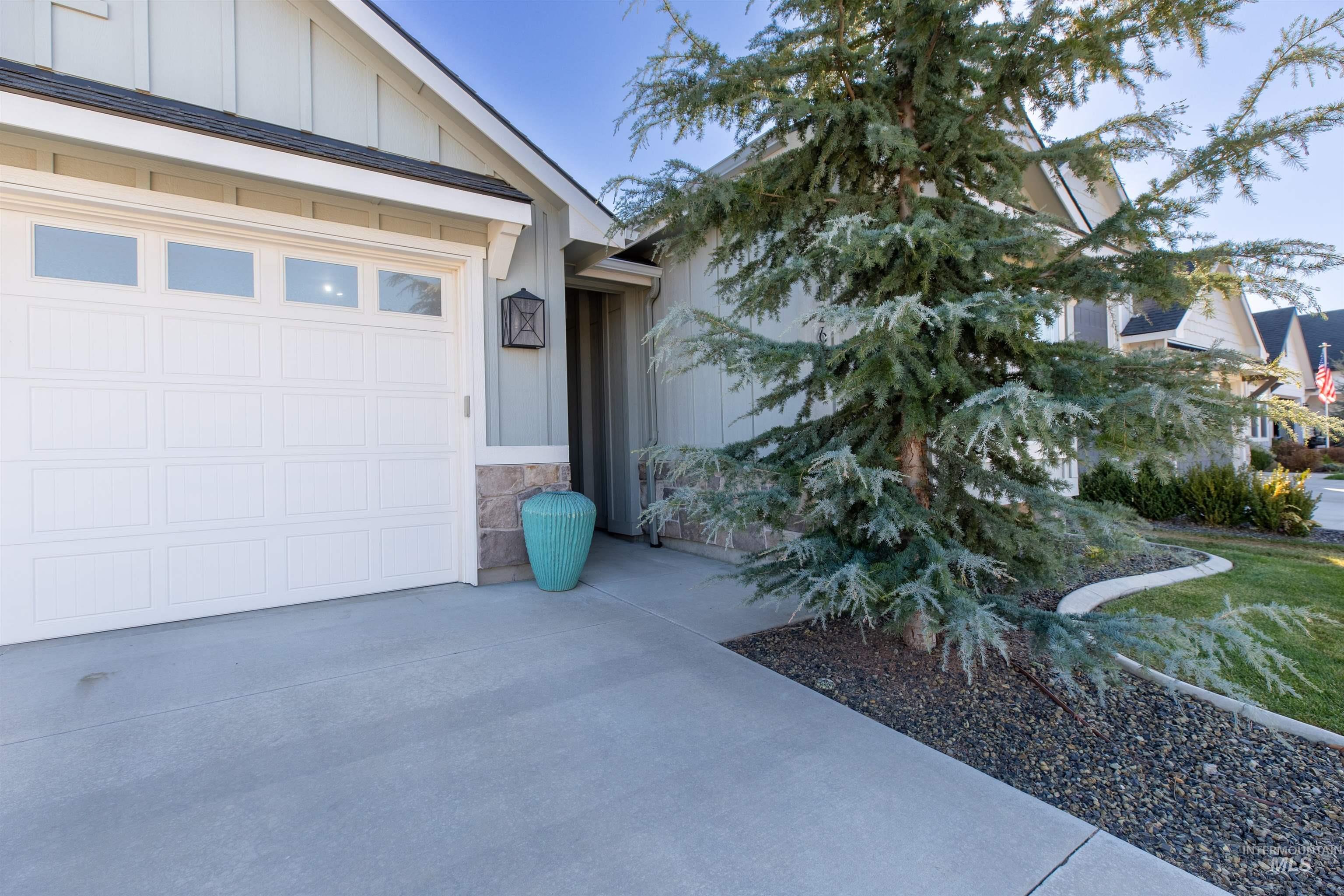5826 S Cubola Way, Meridian, Idaho 83642, 3 Bedrooms, 2.5 Bathrooms, Residential For Sale, Price $799,900, 98966375