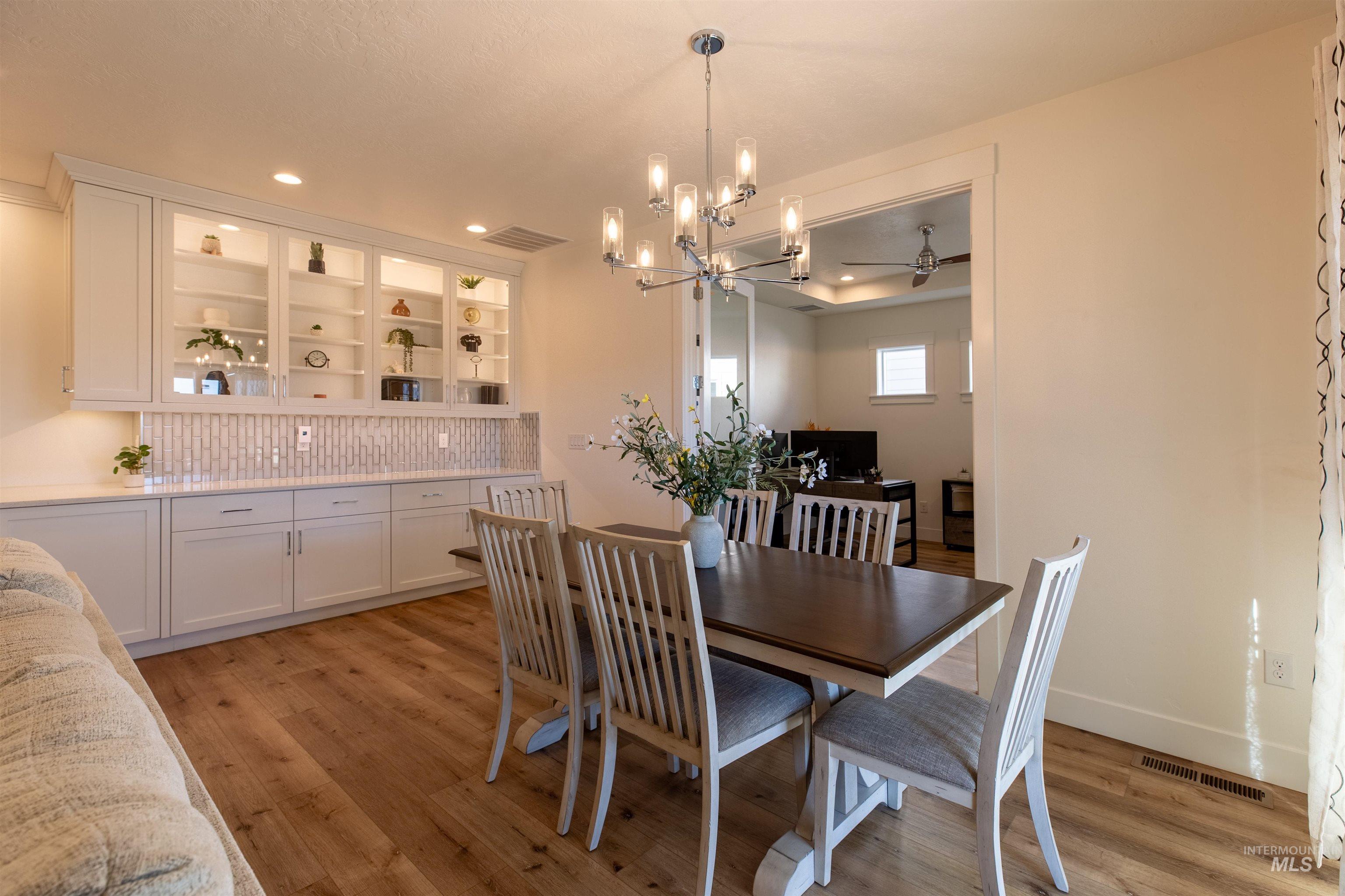 5826 S Cubola Way, Meridian, Idaho 83642, 3 Bedrooms, 2.5 Bathrooms, Residential For Sale, Price $799,900, 98966375