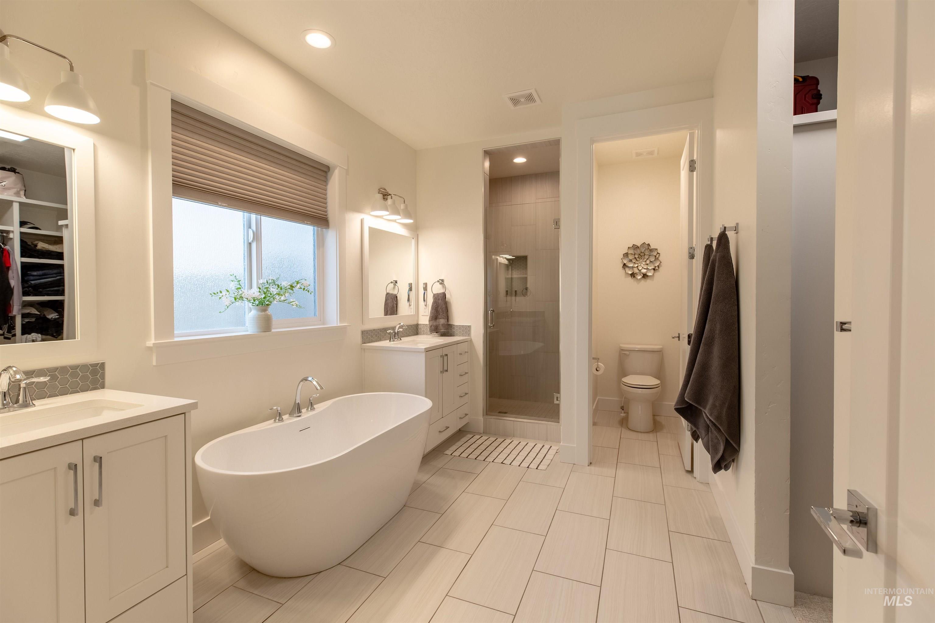 5826 S Cubola Way, Meridian, Idaho 83642, 3 Bedrooms, 2.5 Bathrooms, Residential For Sale, Price $799,900, 98966375